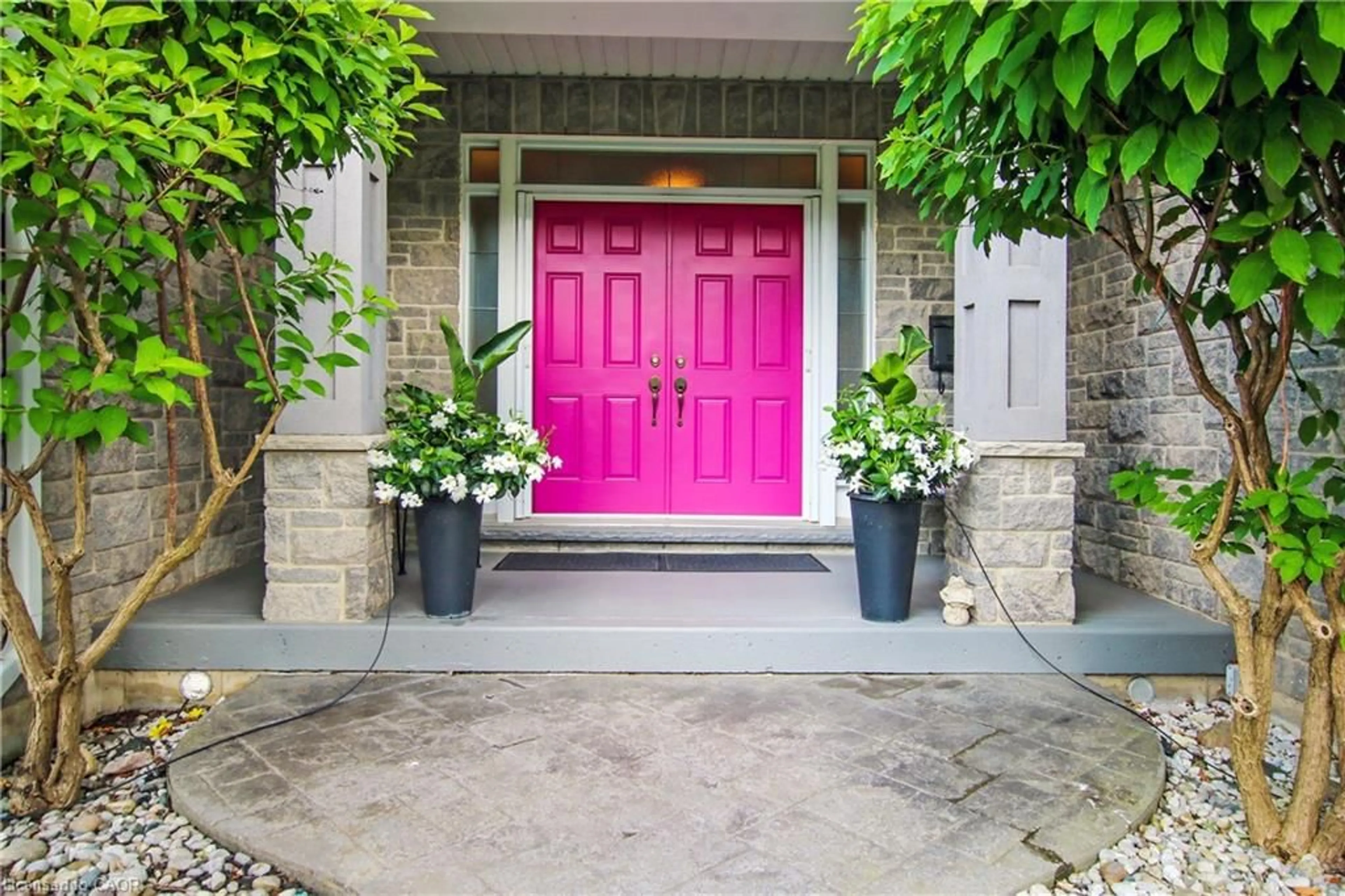 Indoor entryway for 596 Lakeview Dr, Woodstock Ontario N4T 0A5
