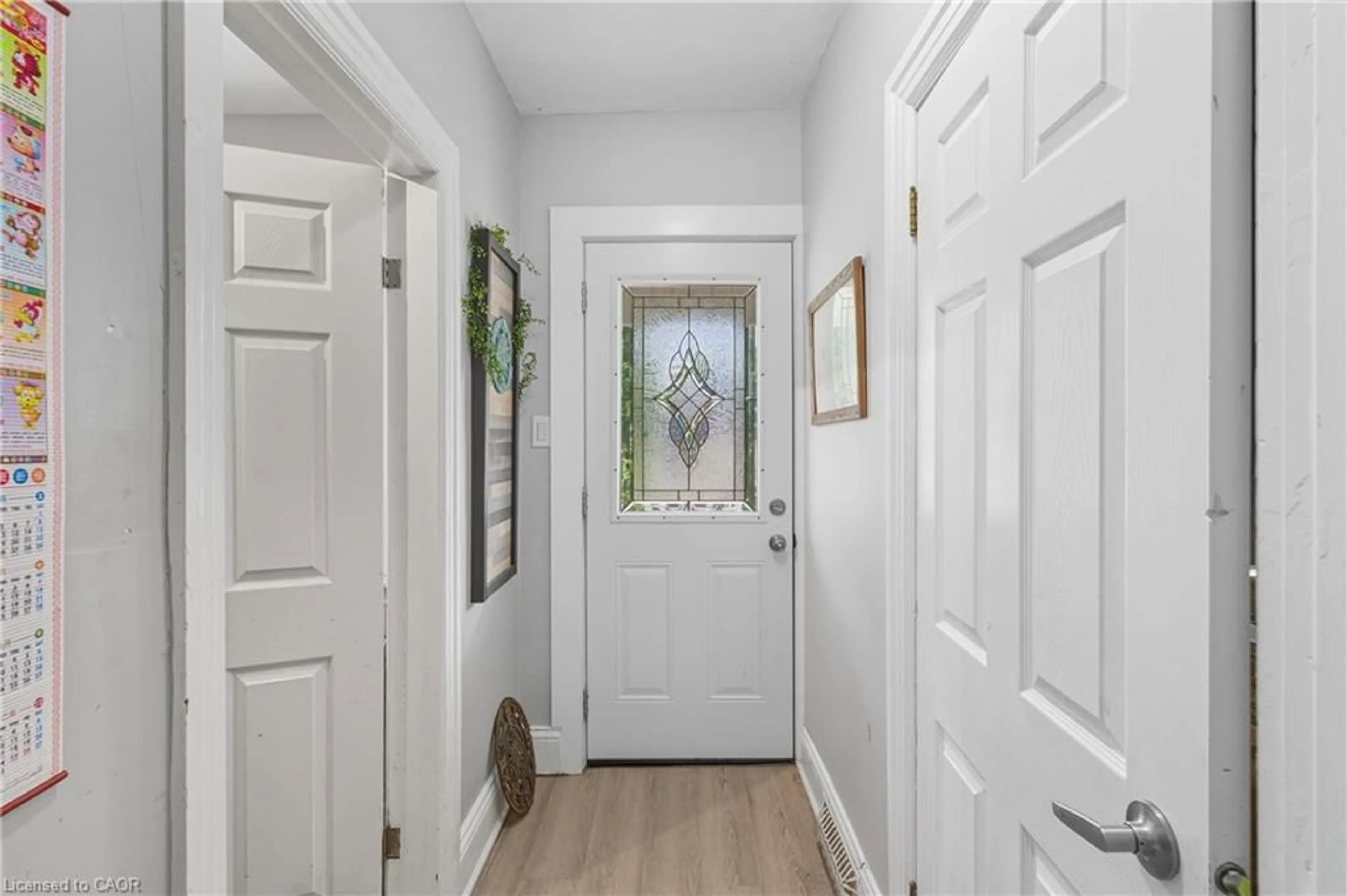 Indoor entryway for 110 Emerson St, Hamilton Ontario L8S 2X6