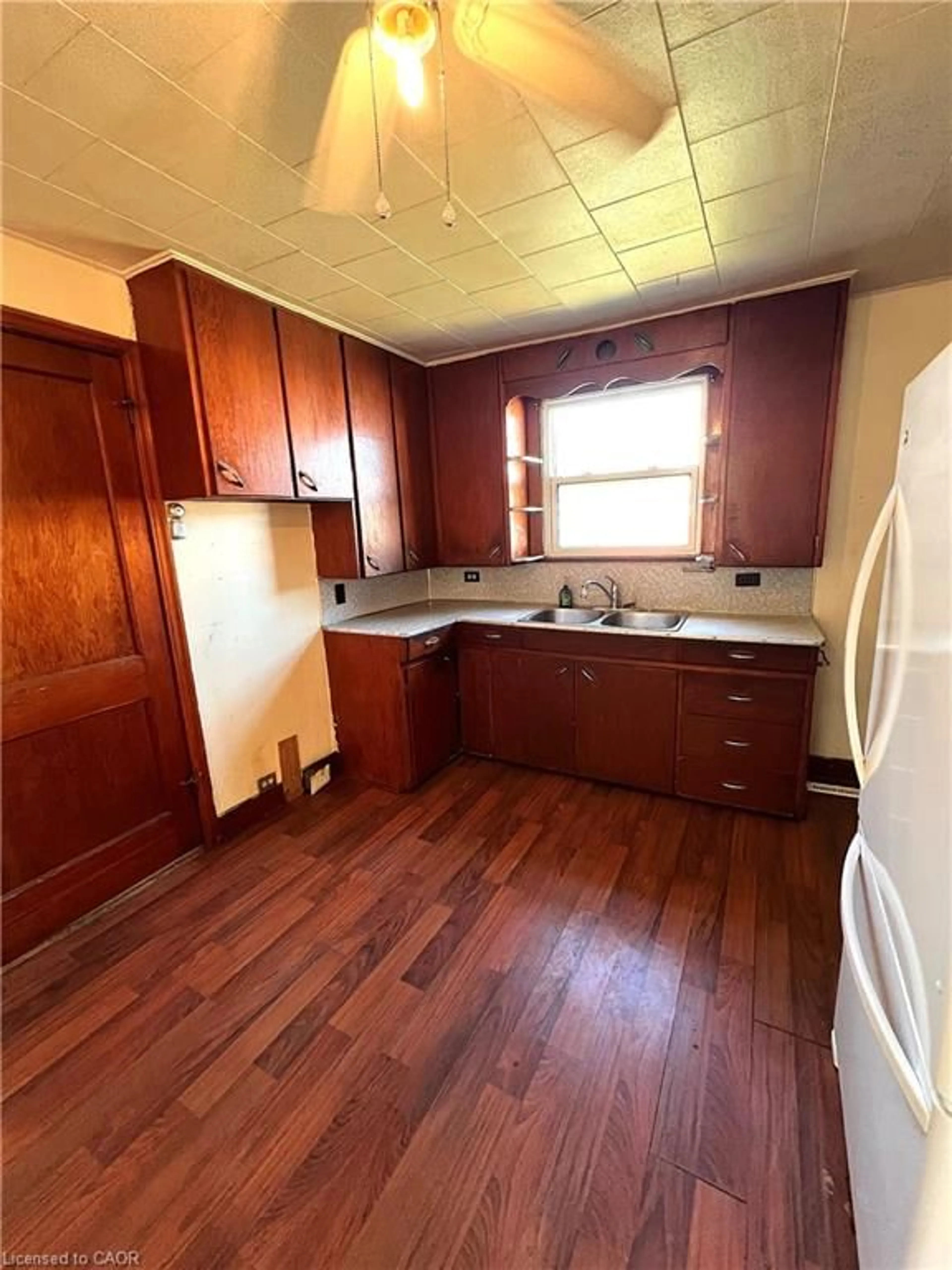 Standard kitchen, unknown for 17 Able Ave, Brantford Ontario N3S 2Y4