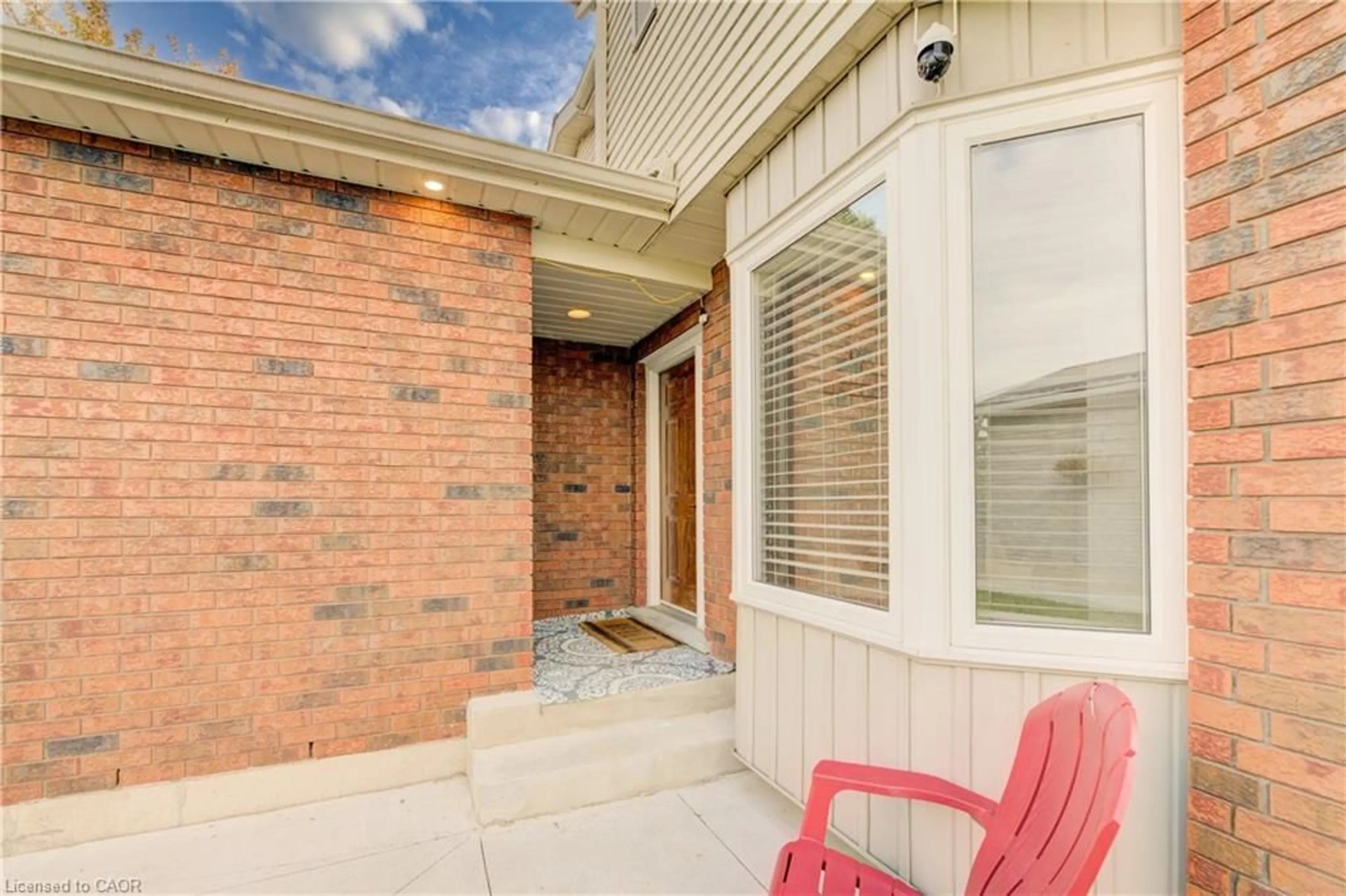 Patio, street for 102 William St, Plattsville Ontario N0B 2R0