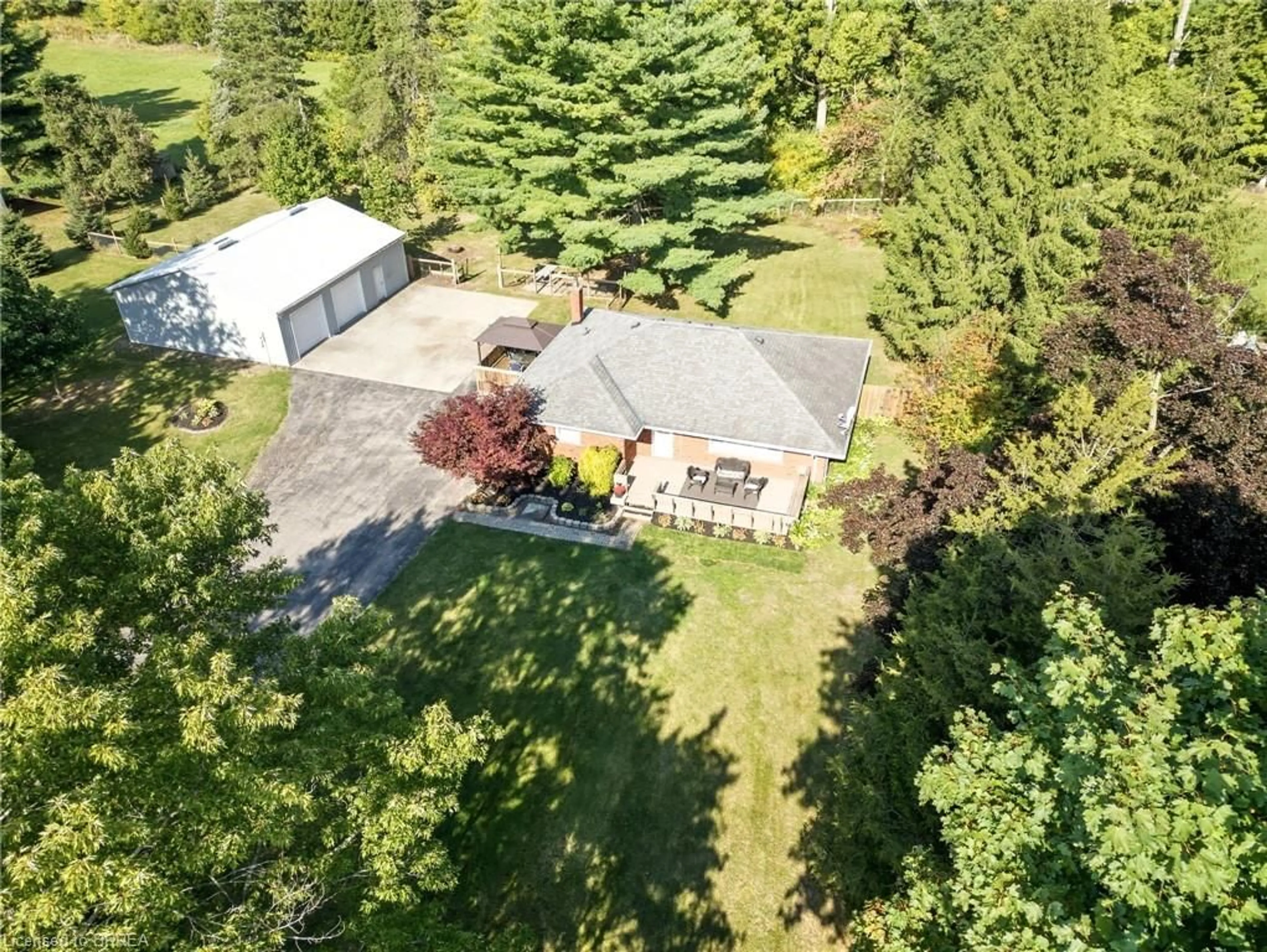 A pic from outside/outdoor area/front of a property/back of a property/a pic from drone, unknown for 119 West River Rd, Paris Ontario N3L 3E2
