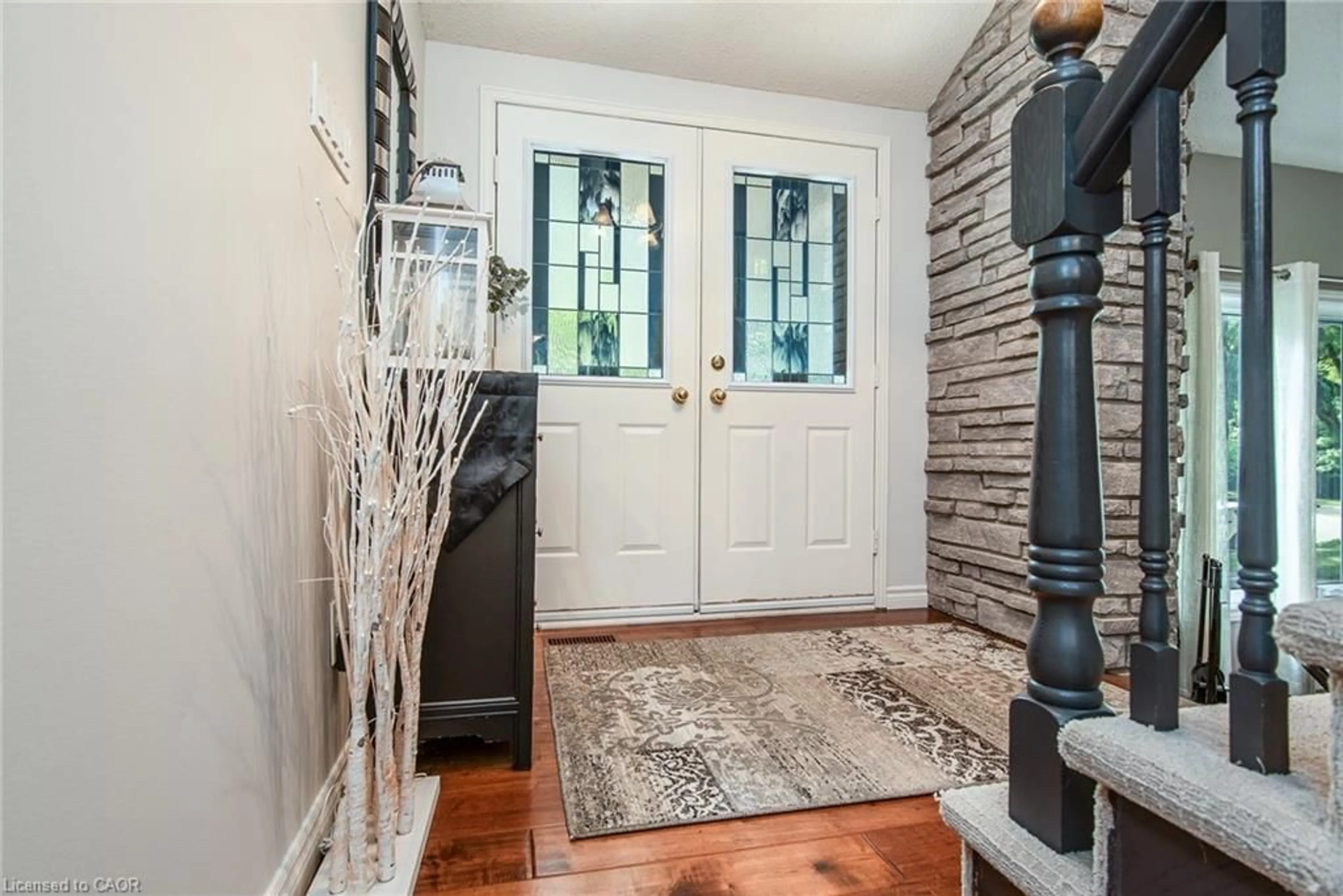 Indoor entryway for 500 Foxhill Pl, Waterloo Ontario N2T 1X7
