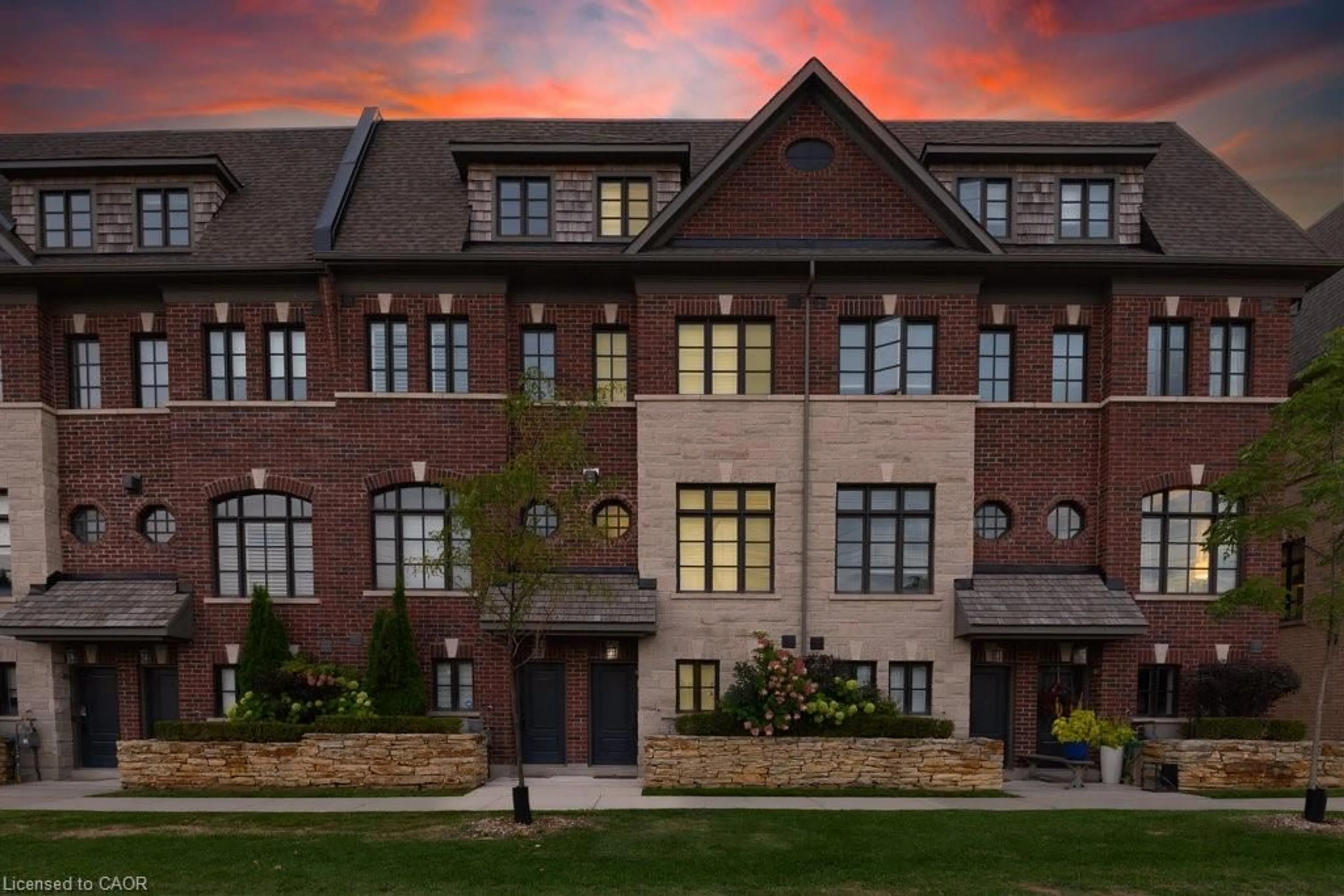 Home with brick exterior material, building for 2160 Trafalgar Rd #10, Oakville Ontario L6H 7H2