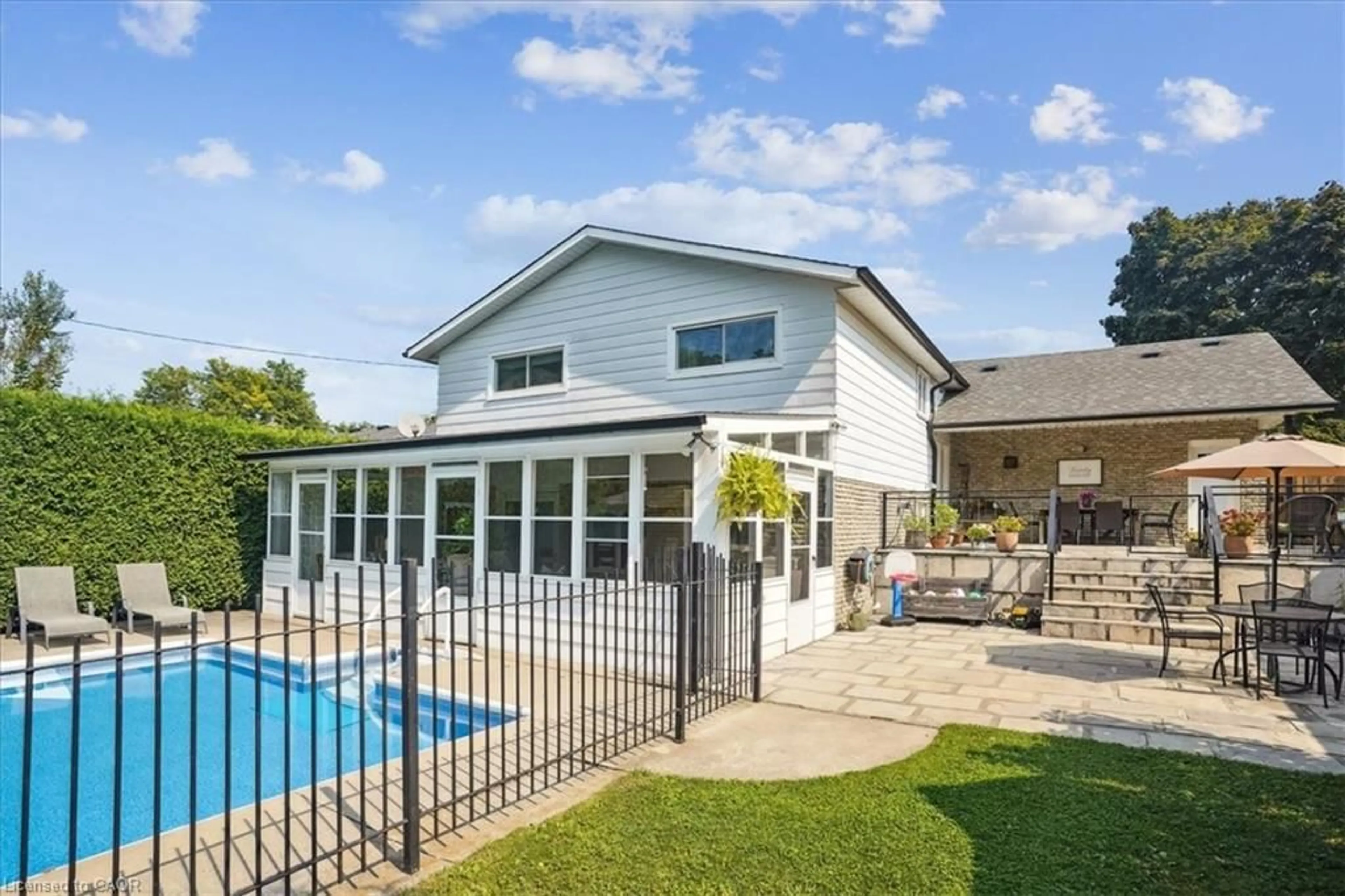 A pic from outside/outdoor area/front of a property/back of a property/a pic from drone, unknown for 70 Country Club Dr, Hamilton Ontario L8K 5W2