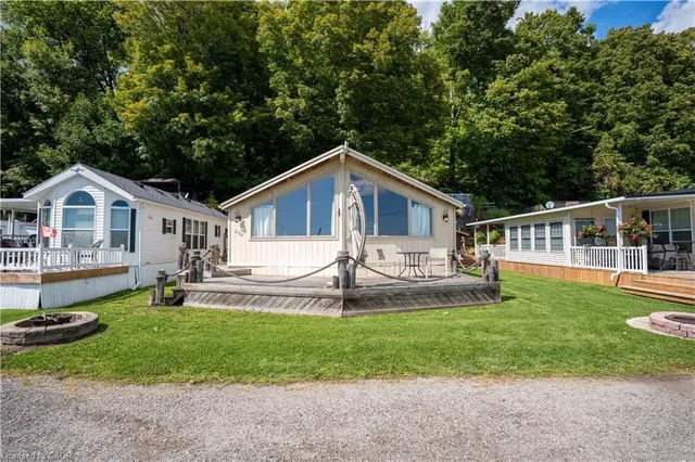 1102 Front Rd #204, St. Williams