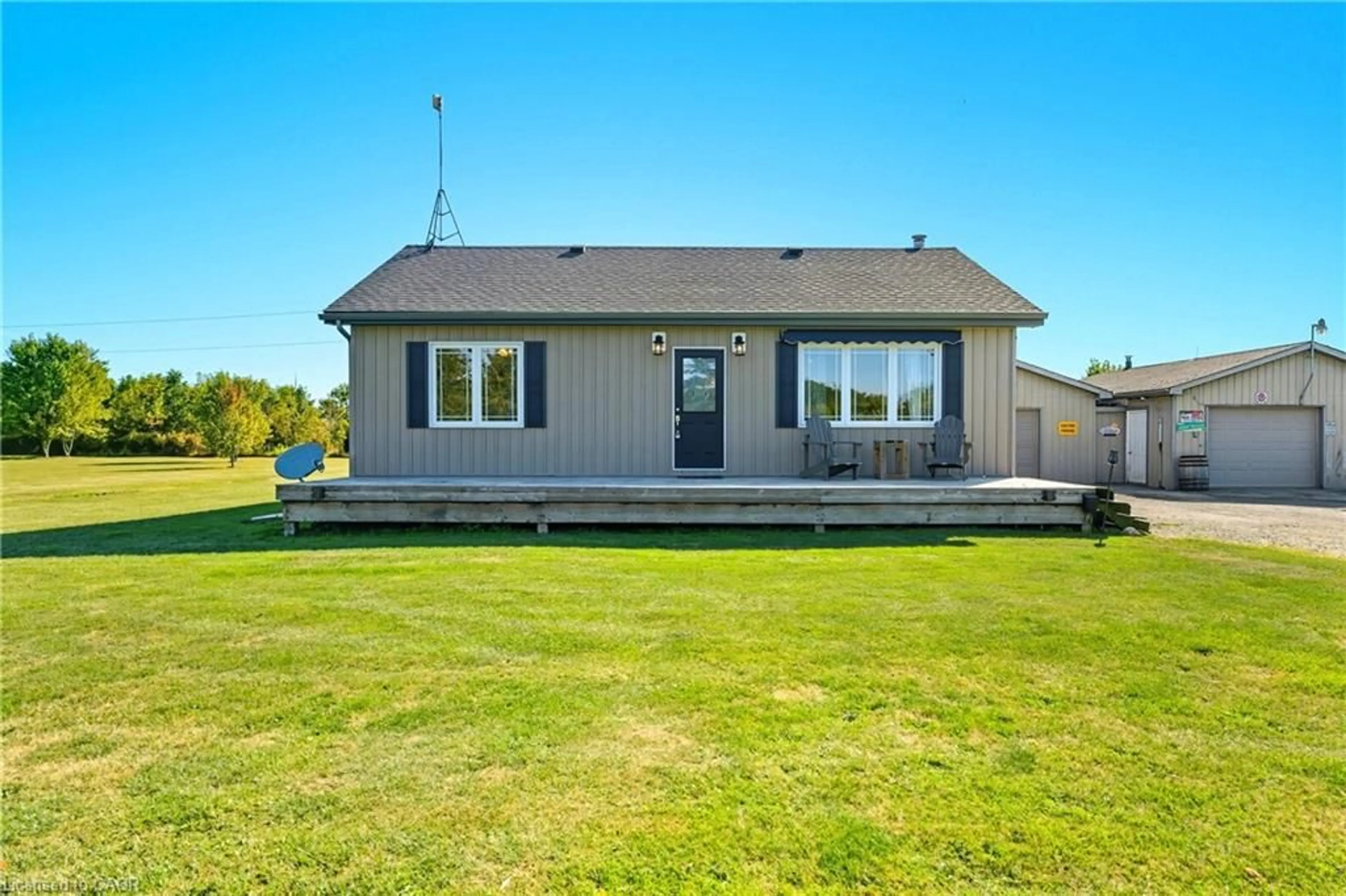 Home with vinyl exterior material, unknown for 421 Ramsey Rd, Haldimand County Ontario N1A 2W6