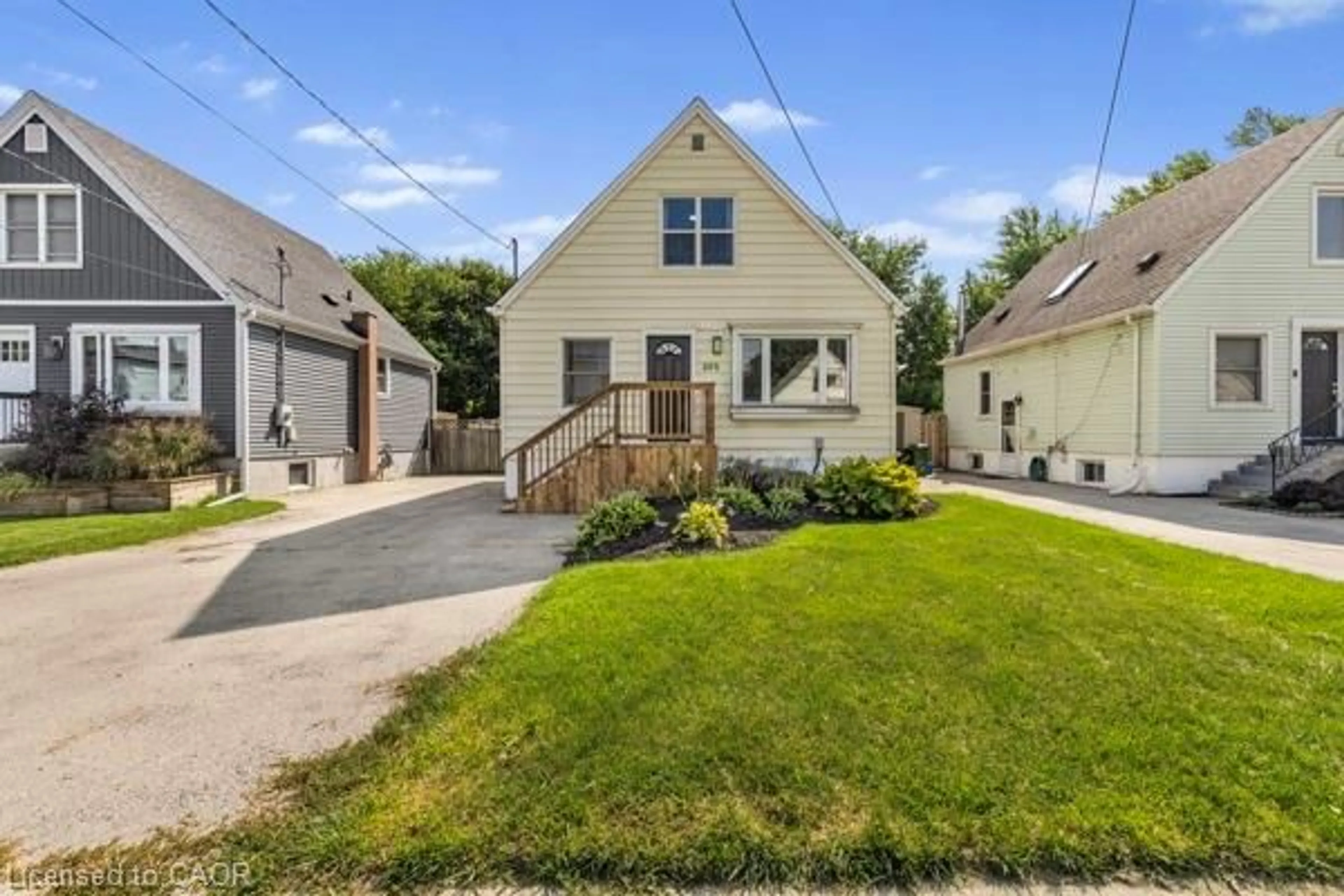 Unknown for 205 East 26th St, Hamilton Ontario L8V 3C7