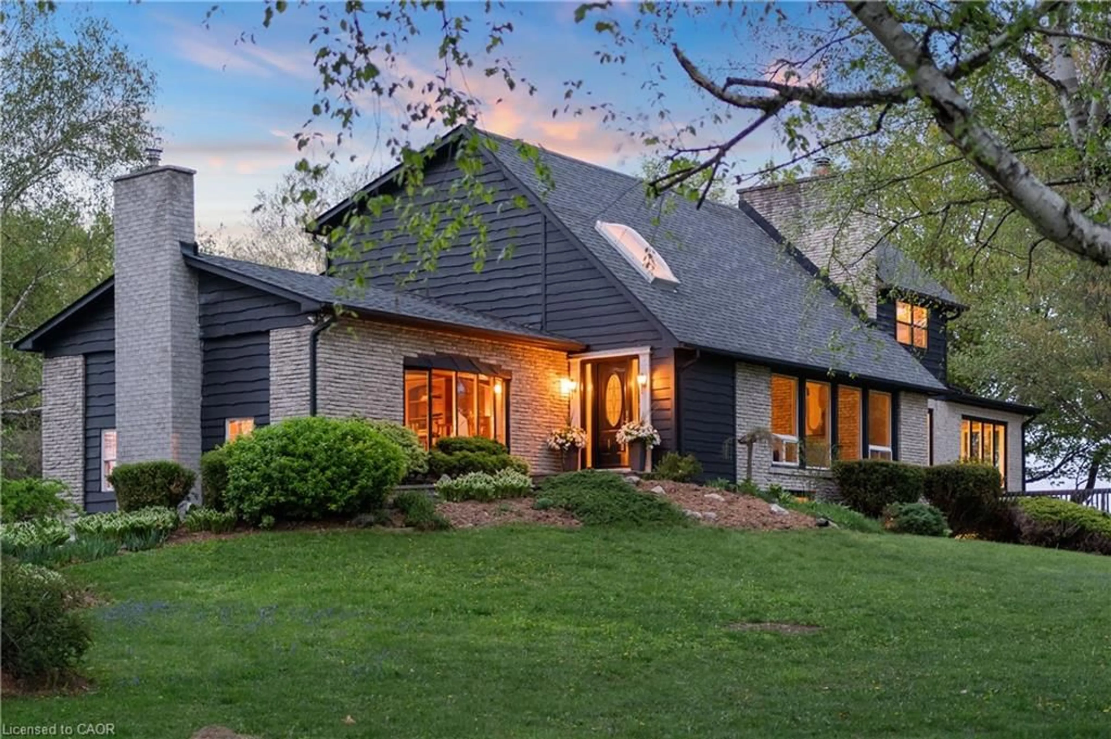 Home with brick exterior material, unknown for 15633 Kennedy Rd, Caledon Ontario L7C 2H7