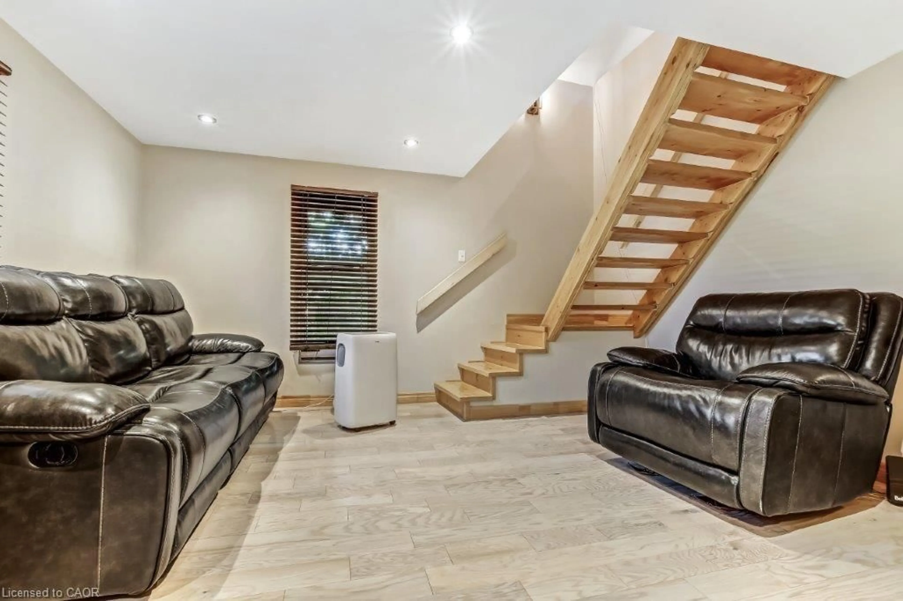 Unknown for 24 Centre St, Port Rowan Ontario N0E 1M0
