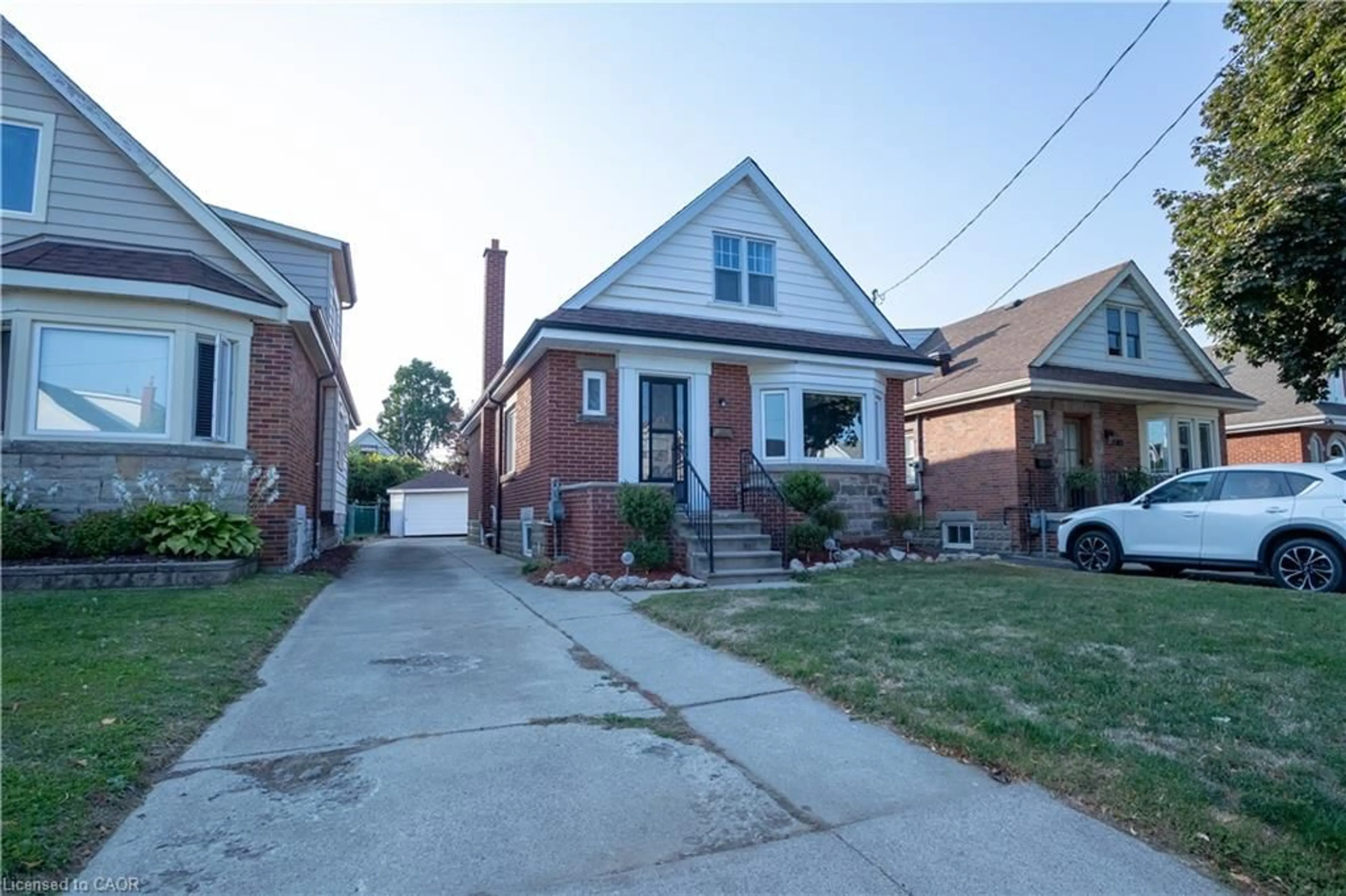 Home with brick exterior material, street for 186 Huxley Ave, Hamilton Ontario L8K 2R3