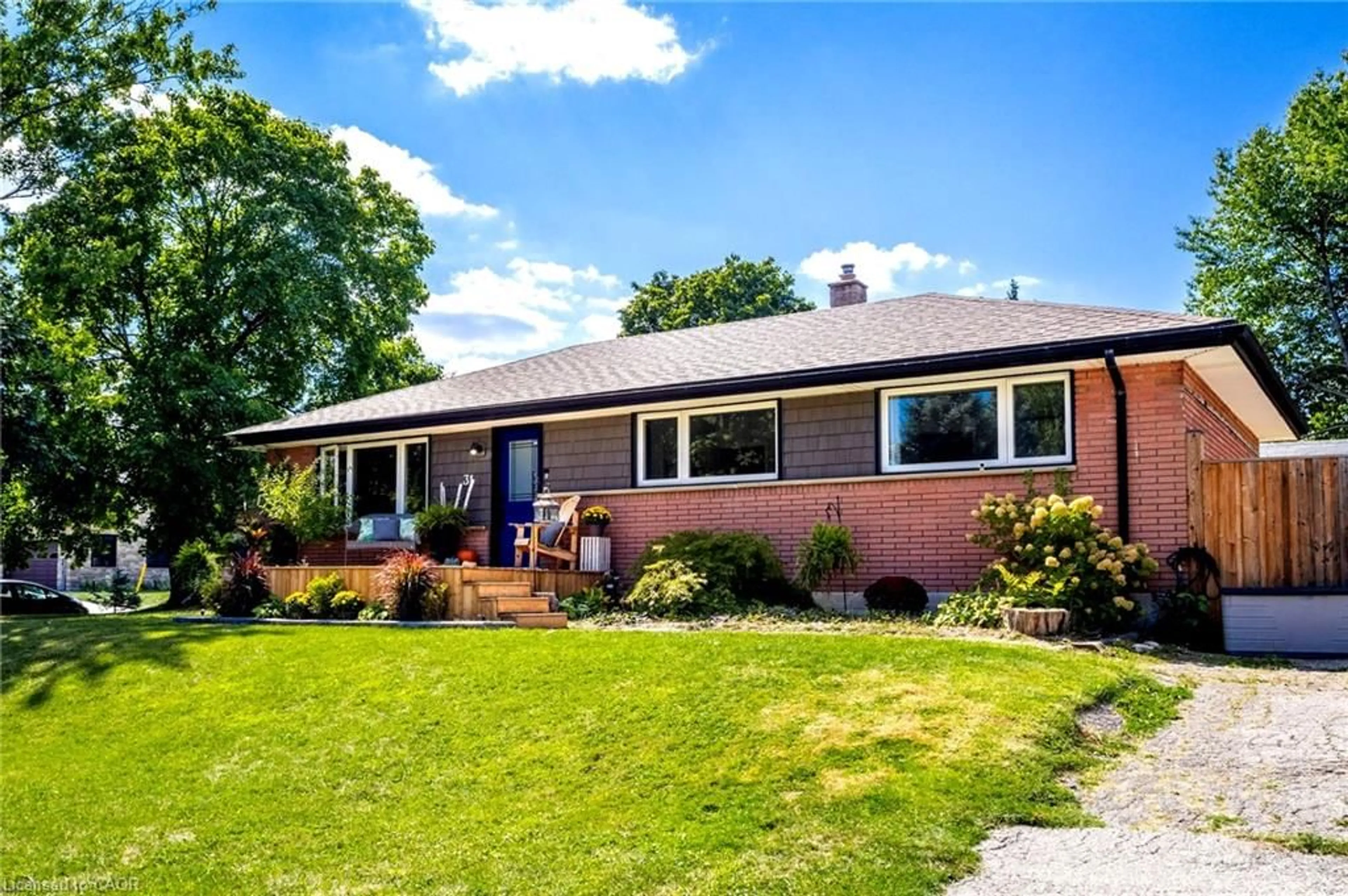 Home with brick exterior material, street for 31 Charles St, Paris Ontario N3L 1Y4