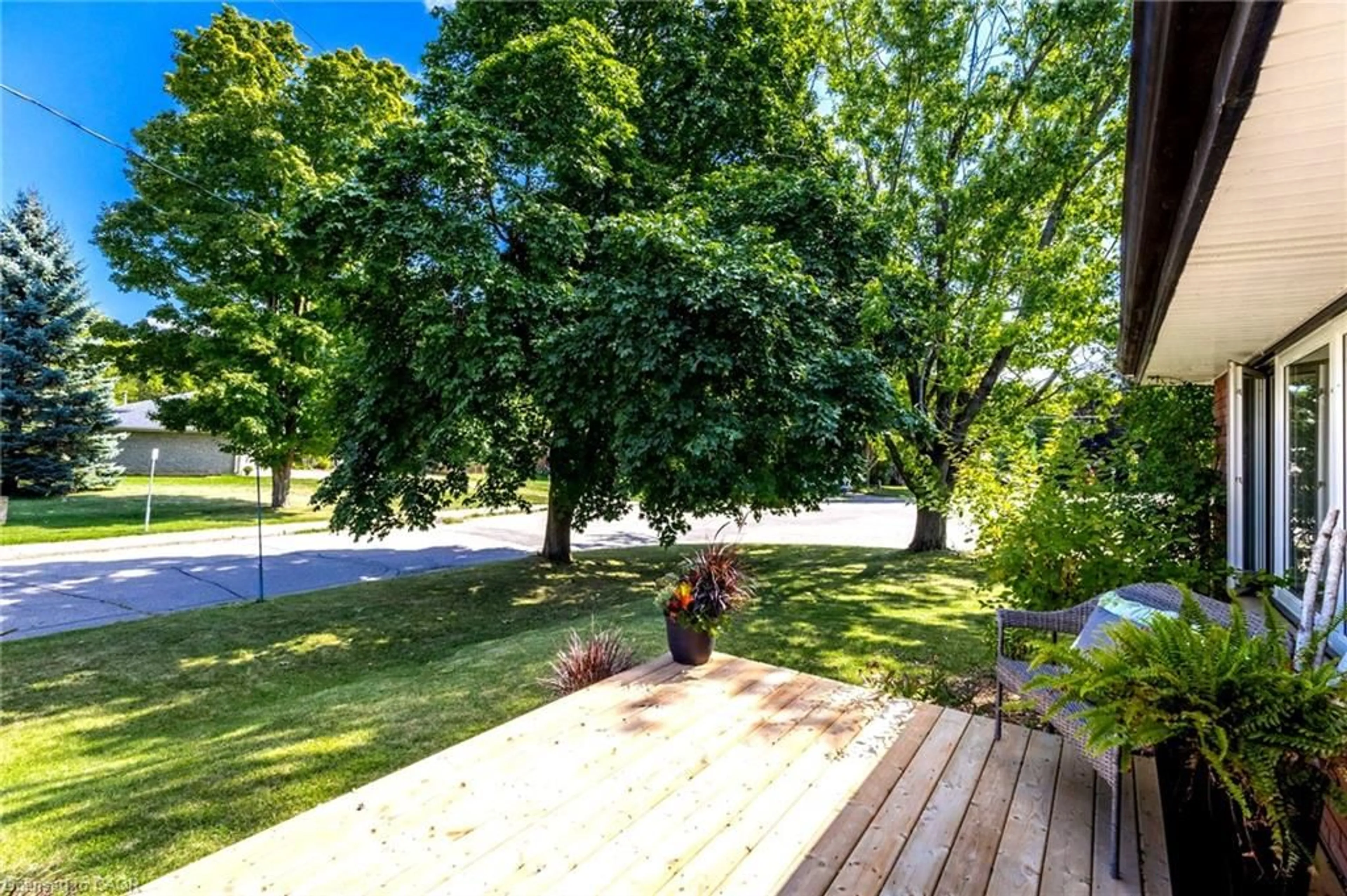 Patio, forest/trees view for 31 Charles St, Paris Ontario N3L 1Y4