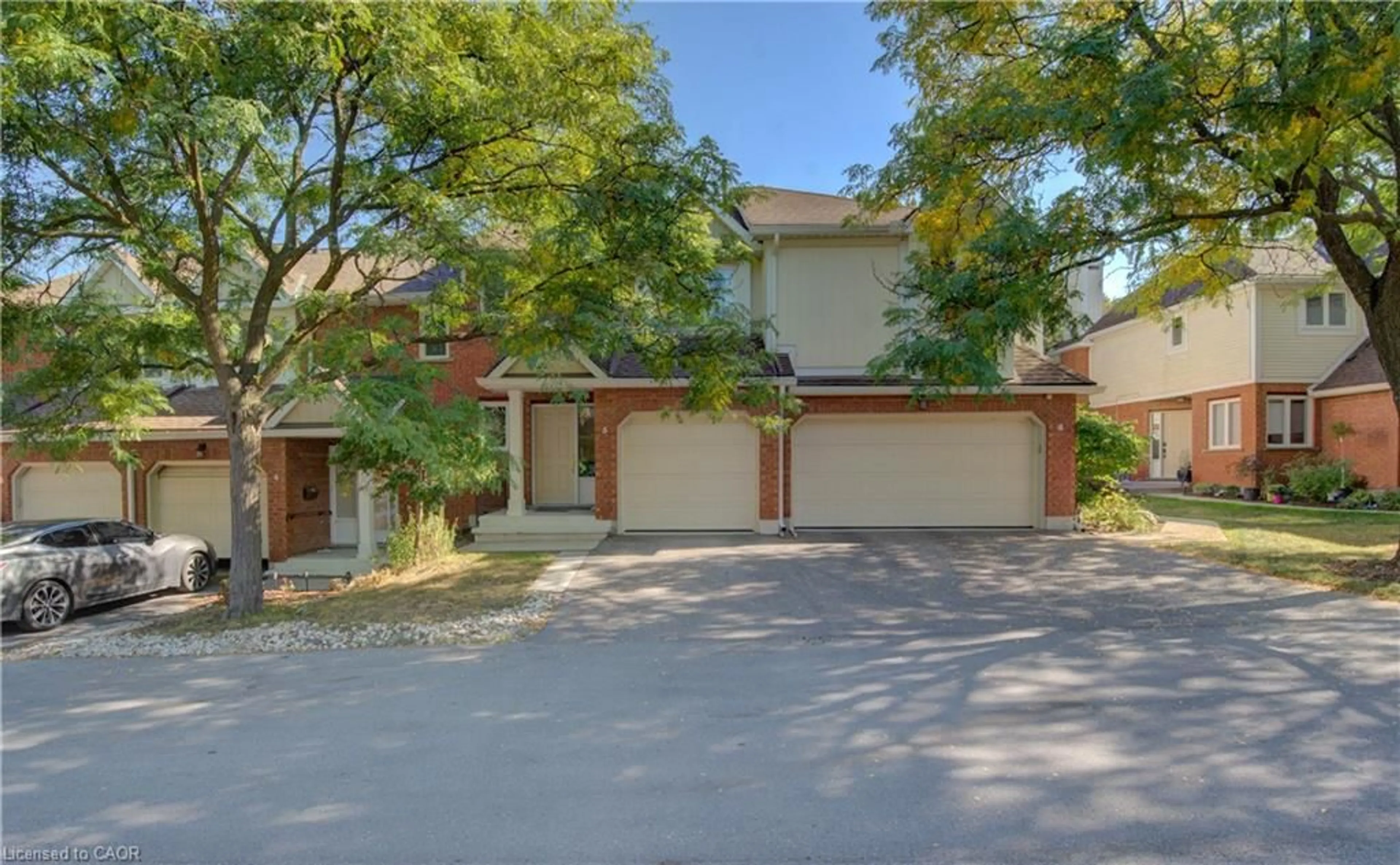 Home with brick exterior material, street for 523 Beechwood Dr #5, Waterloo Ontario N2T 2G7
