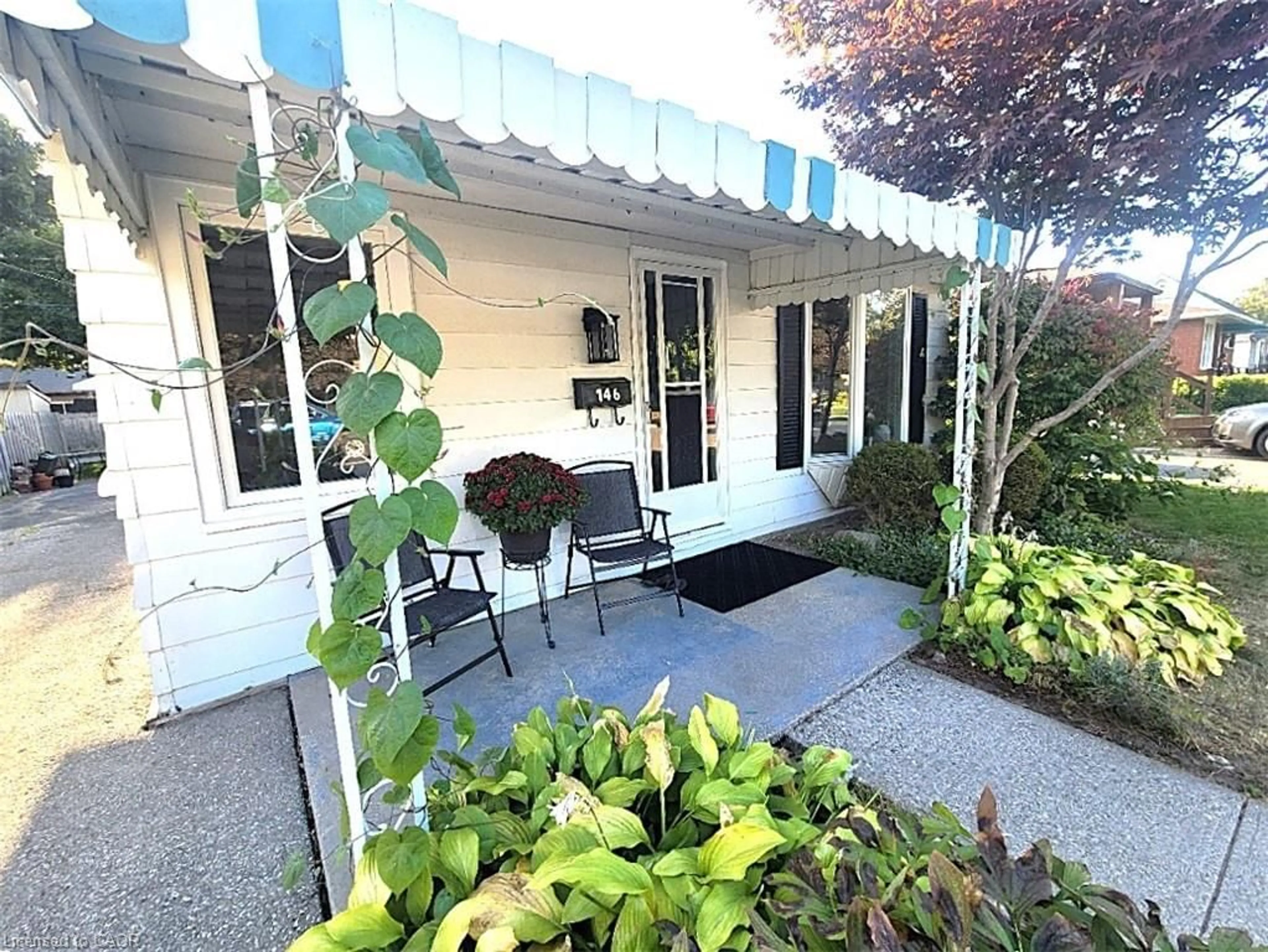 Patio, street for 146 Whitley St, Cambridge Ontario N3H 4K6