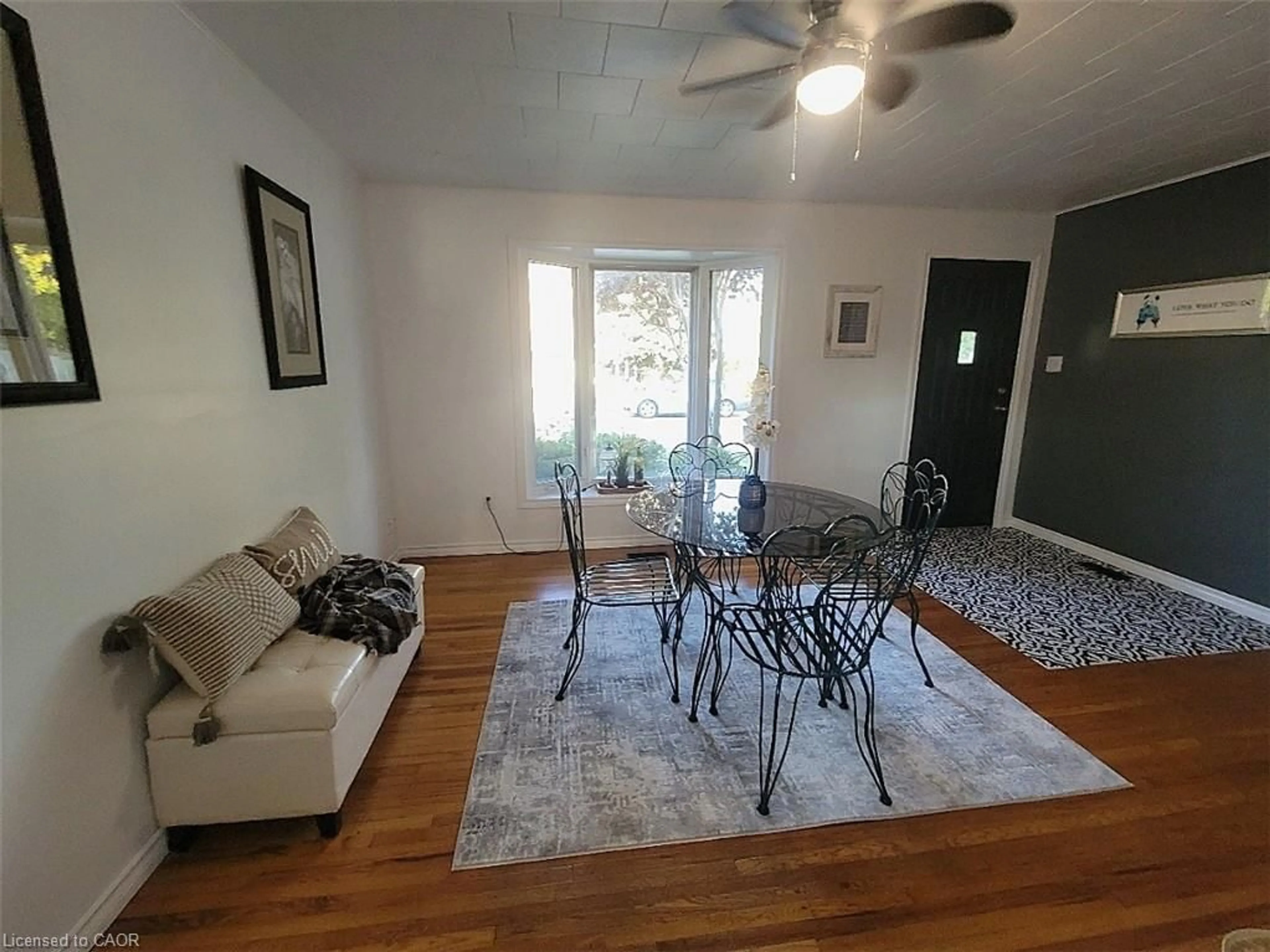 Living room with furniture, unknown for 146 Whitley St, Cambridge Ontario N3H 4K6
