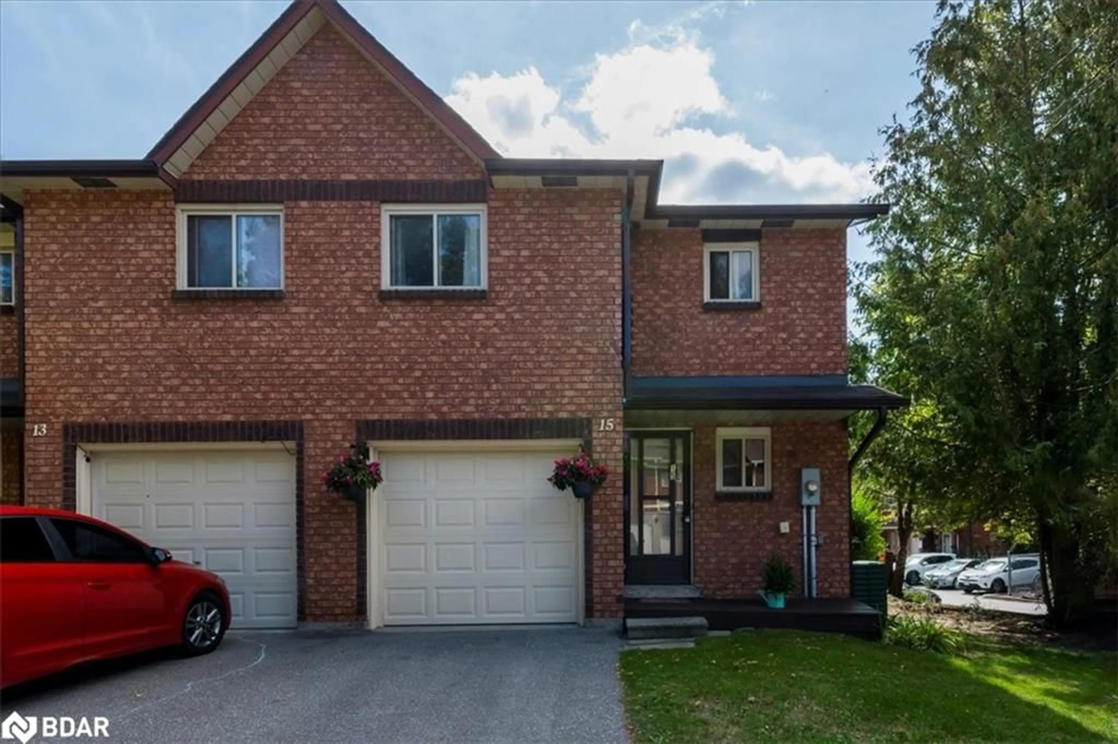 Home with brick exterior material, street for 15 Shadowood Rd #103, Barrie Ontario L4N 7K5
