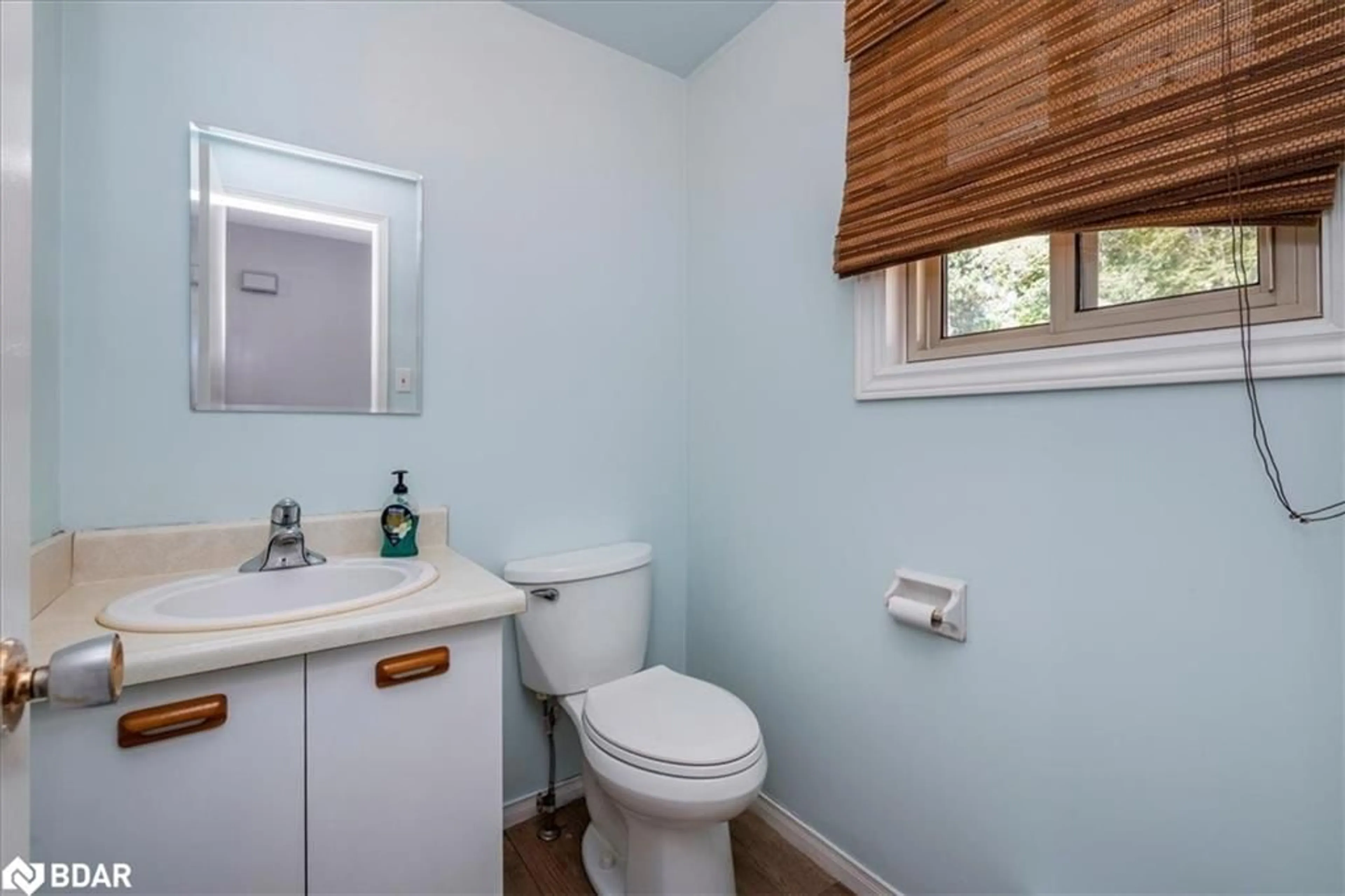 Standard bathroom, unknown for 15 Shadowood Rd #103, Barrie Ontario L4N 7K5
