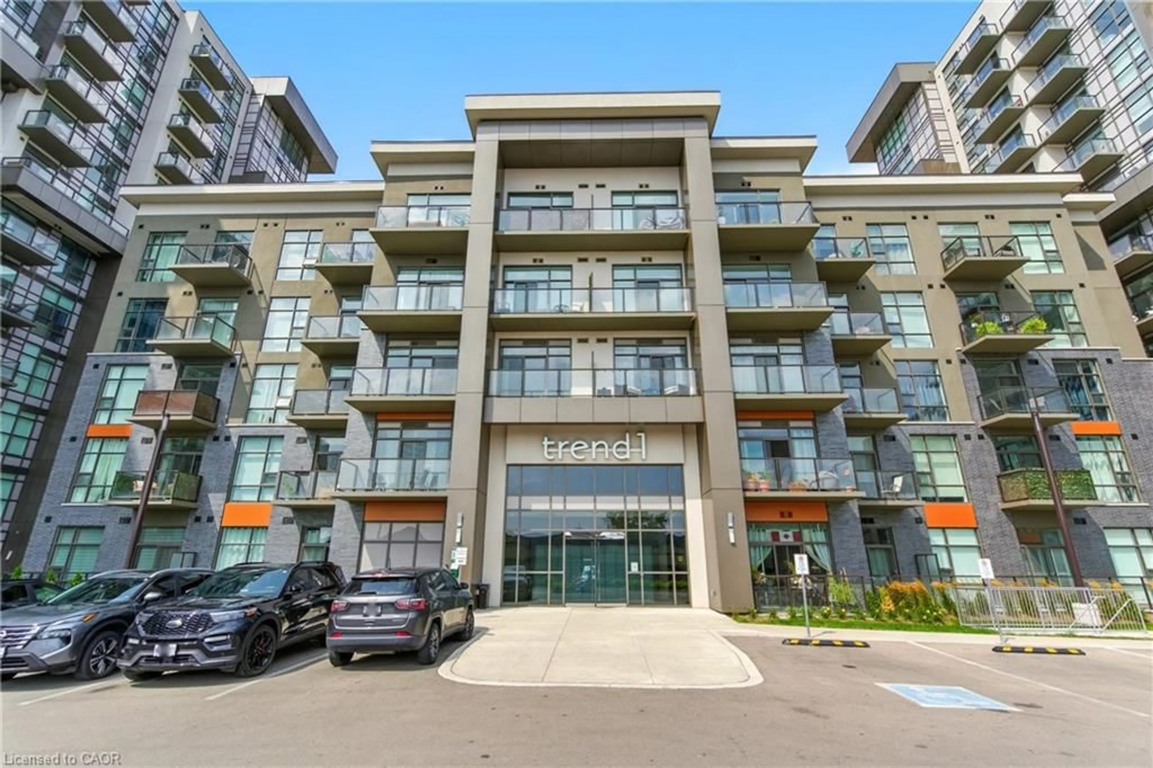 Indoor foyer for 450 Dundas St #902, Waterdown Ontario L8B 1Z2