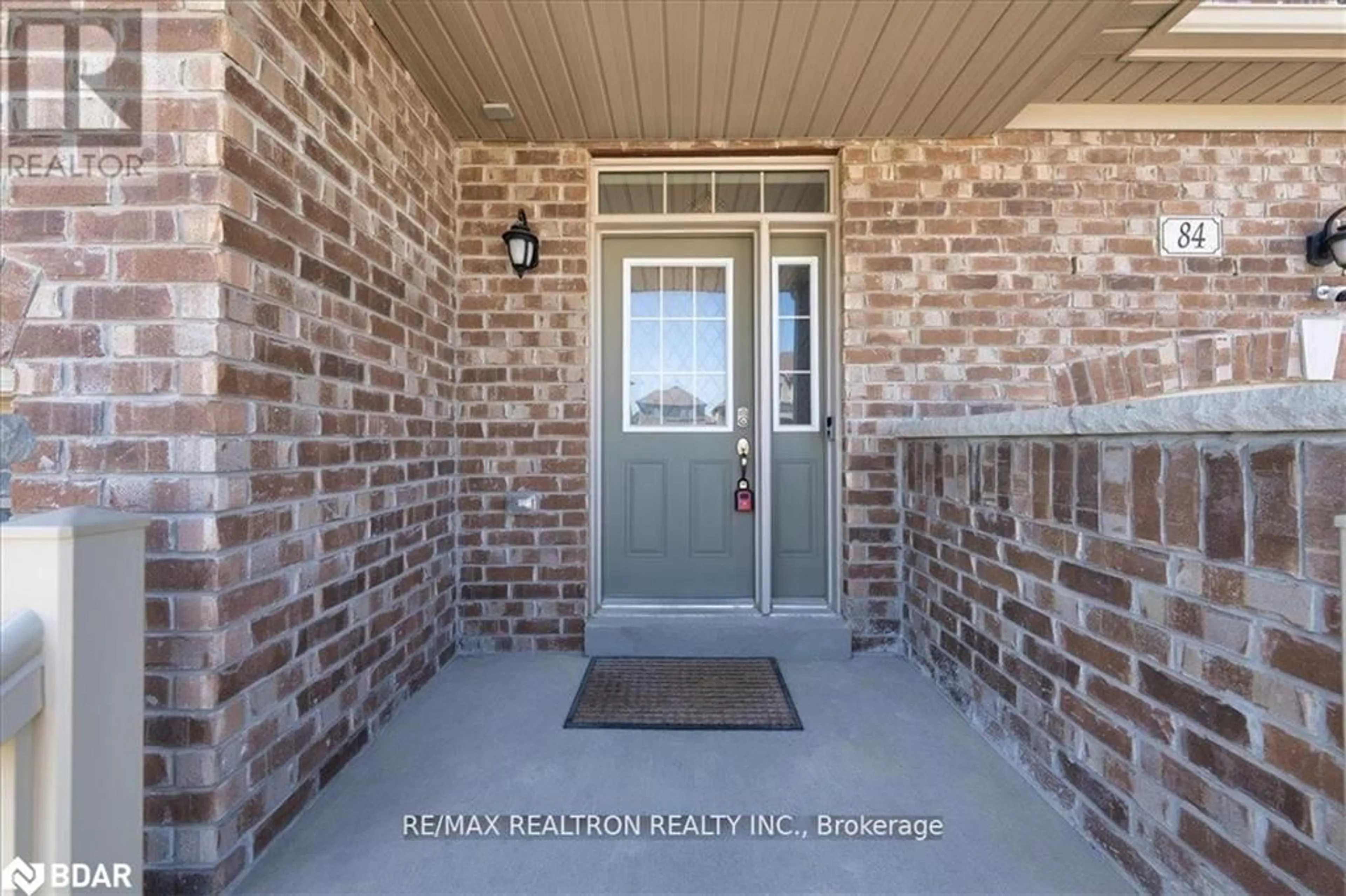 Indoor entryway for 84 Ferragine Cres, Bradford Ontario L3Z 4K2