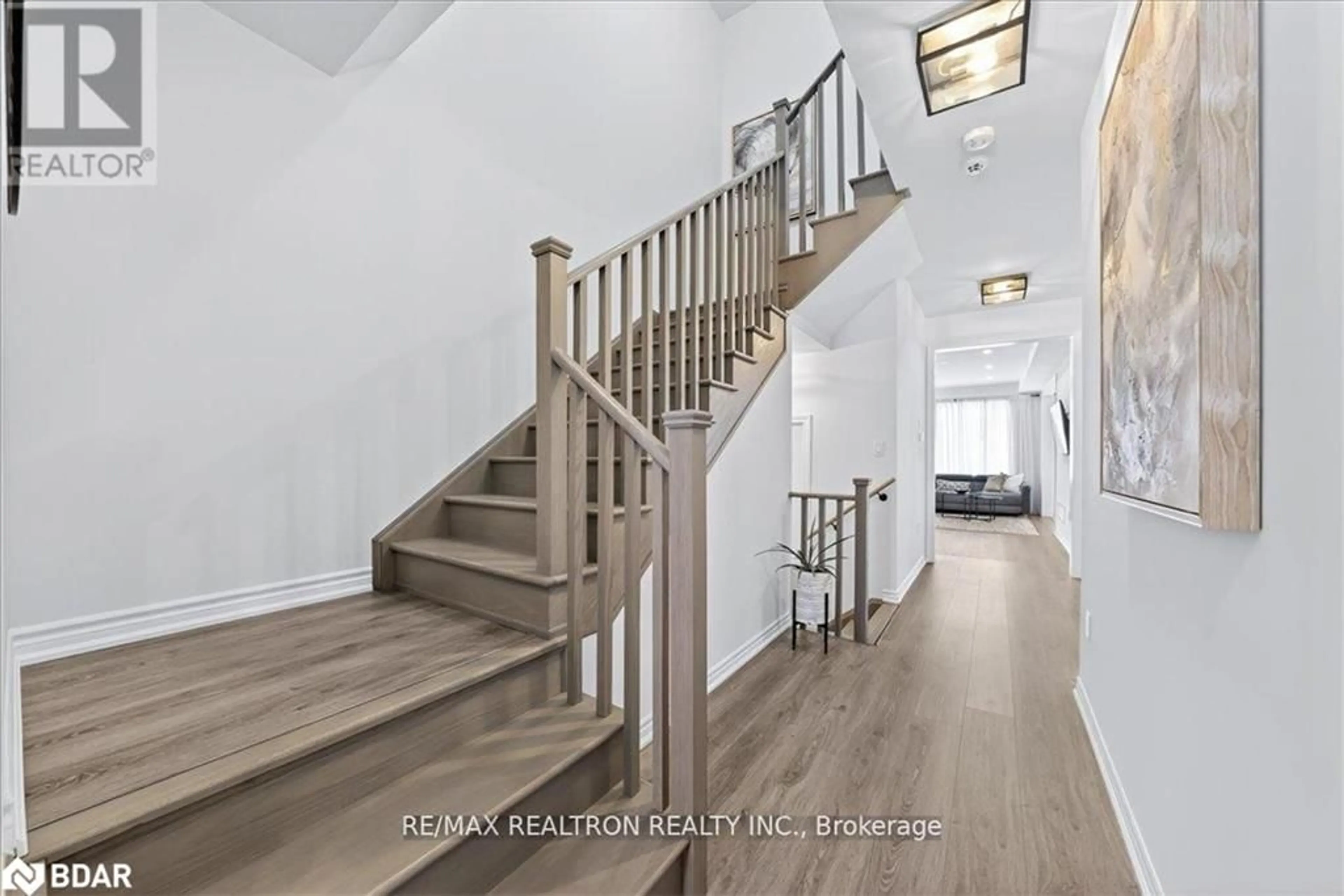 Stairs for 84 Ferragine Cres, Bradford Ontario L3Z 4K2