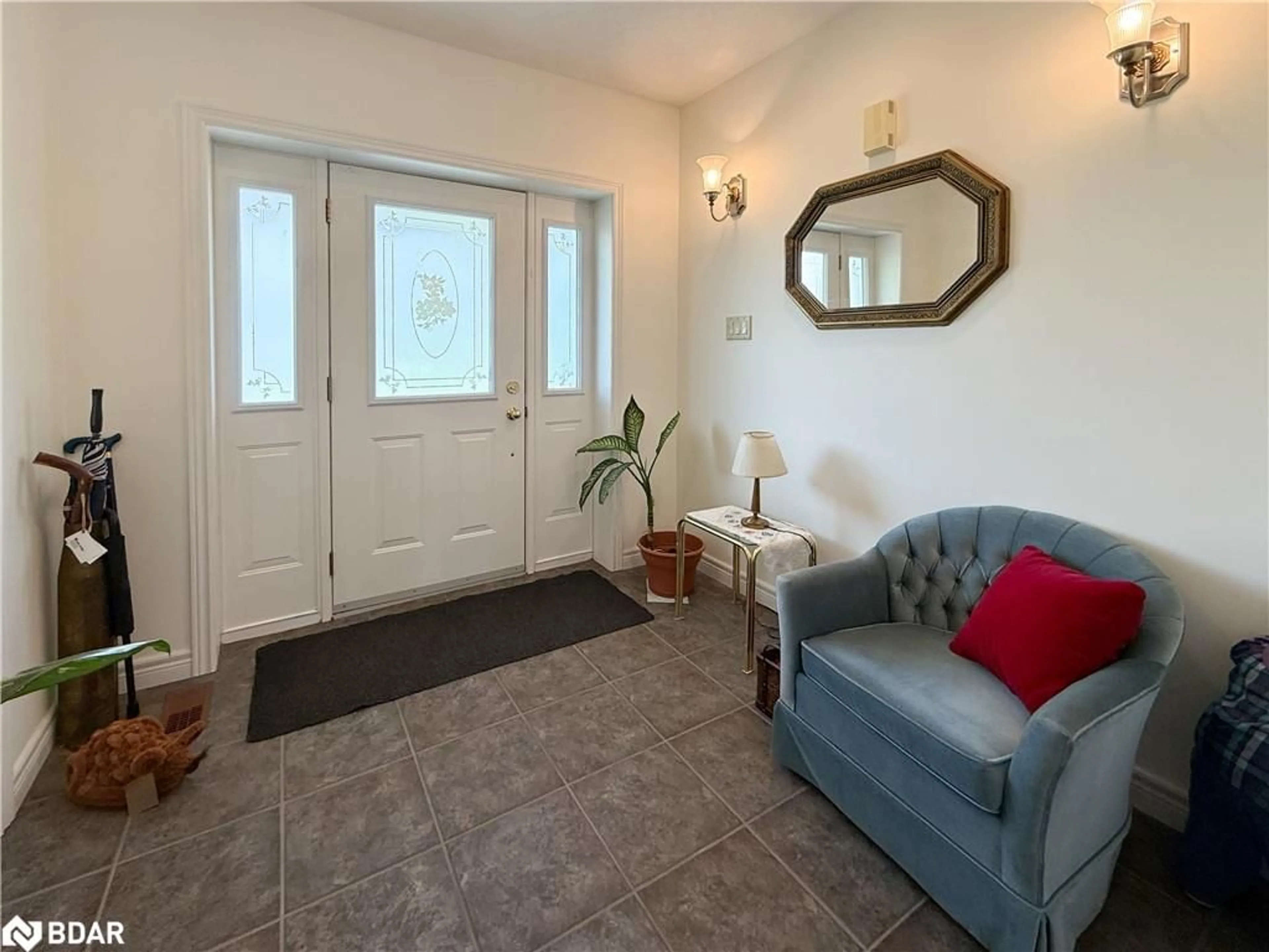 Indoor entryway for 3175 Sideroad 3/4 Sunnidale, New Lowell Ontario L0M 1N0