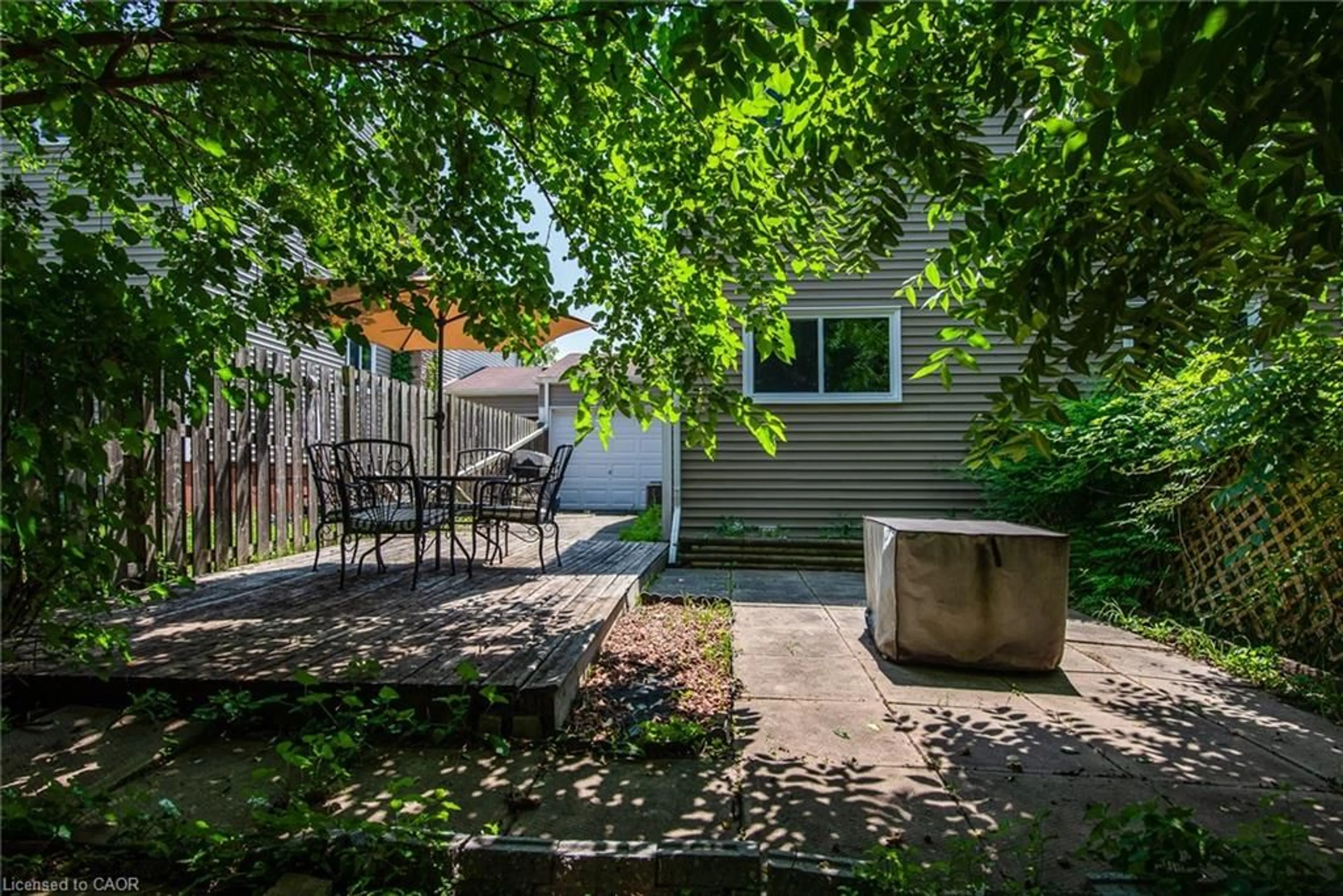 Patio, street for 173 Silver Aspen Cres, Kitchener Ontario N2N 1H5