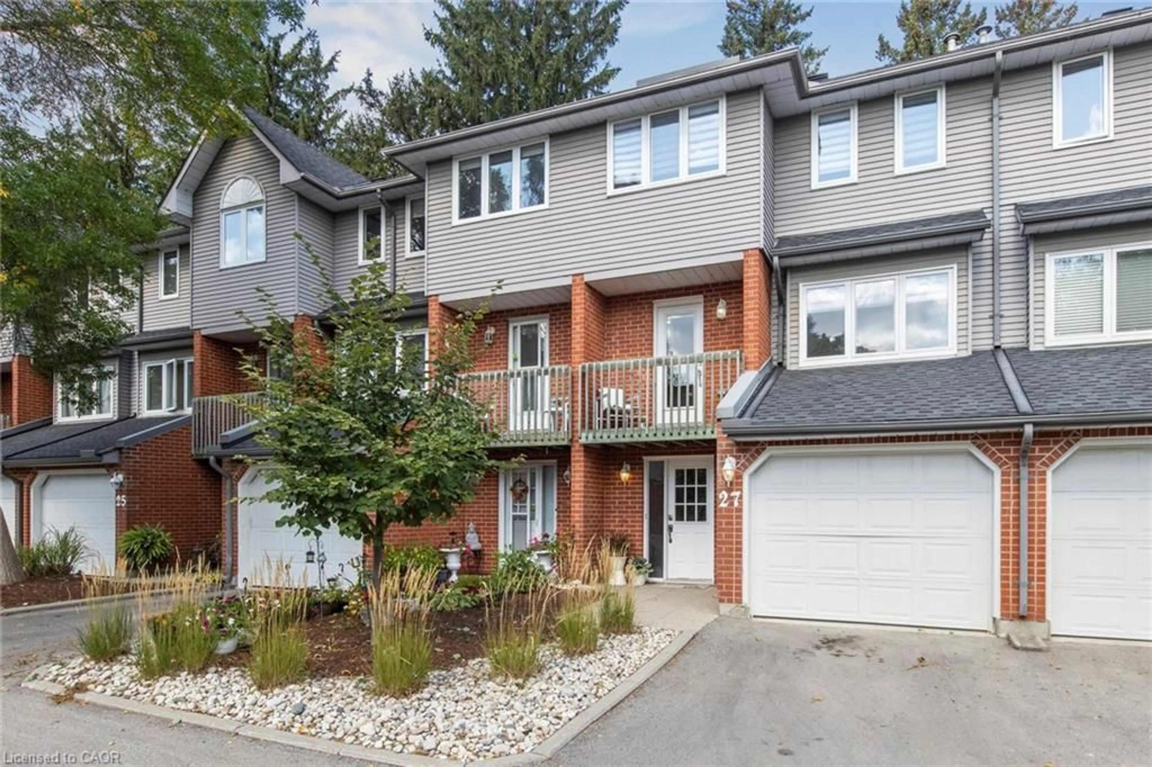 Home with brick exterior material, street for 89 Woolwich St #27, Waterloo Ontario N2K 1S5