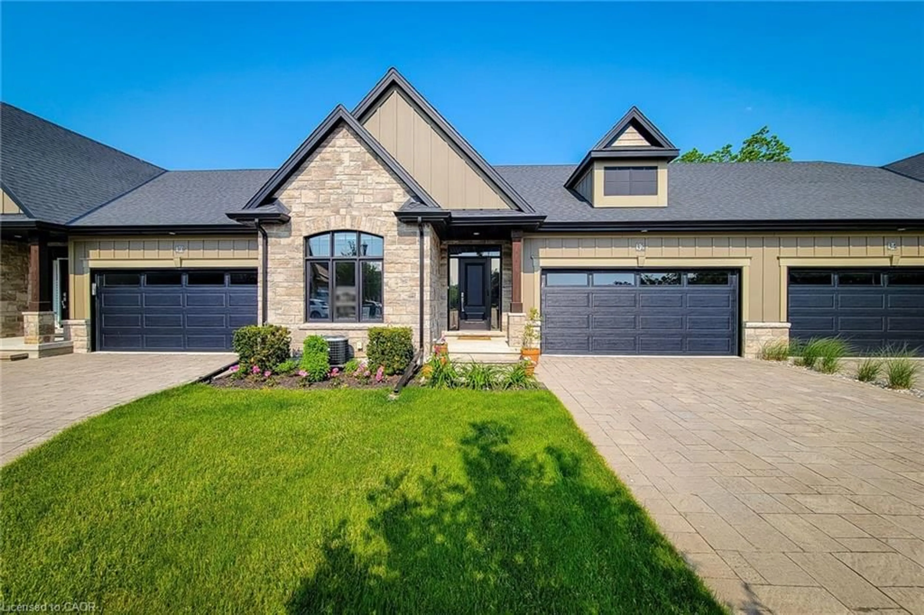 Home with brick exterior material, street for 32 Ridgeview Cres #14, St. Davids Ontario L0S 1J1