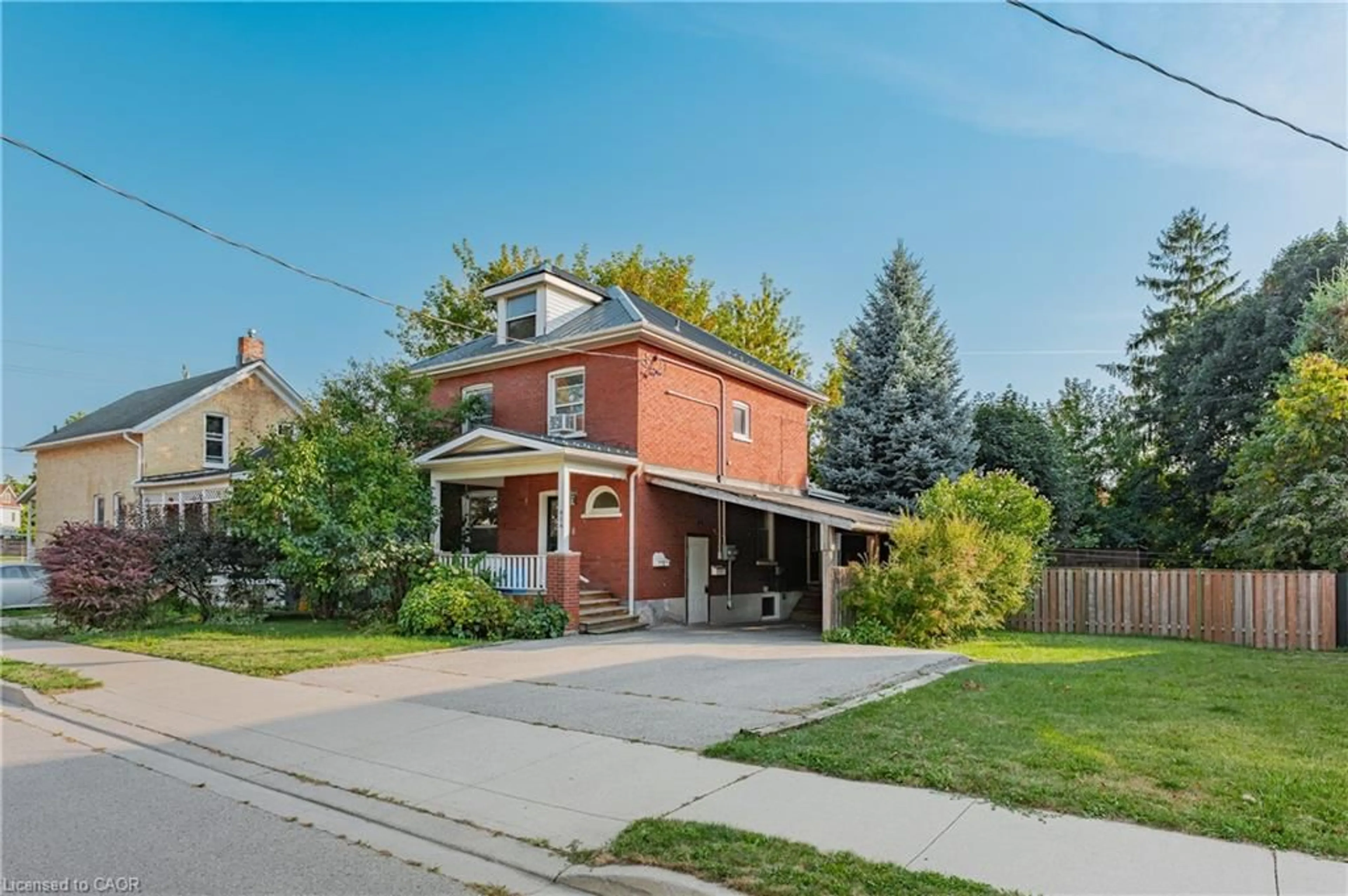 Home with brick exterior material, street for 854 William St, Cambridge Ontario N3H 3X1