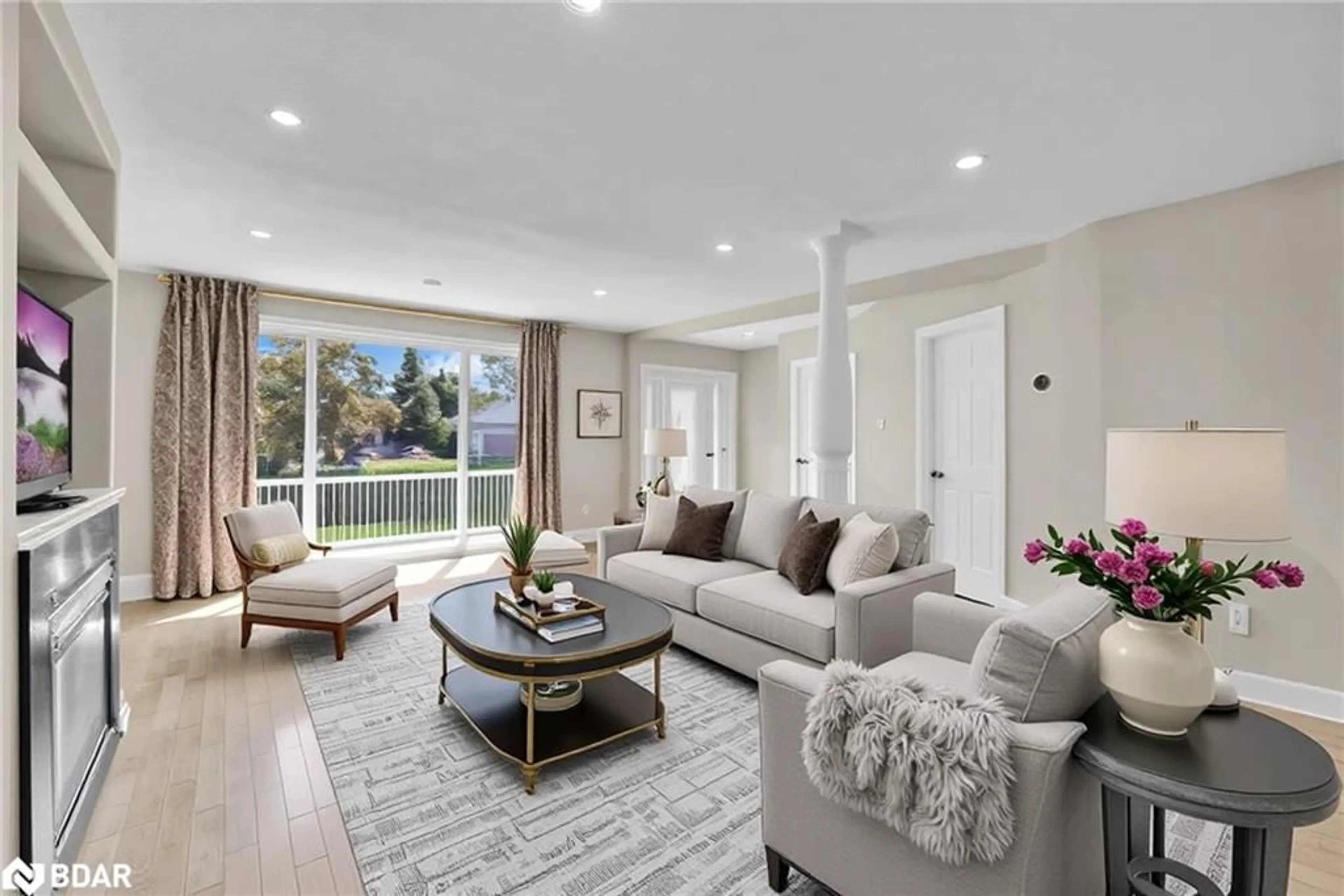 Living room with furniture, unknown for 1143 Shaw St, Oakville Ontario L6L 2S1