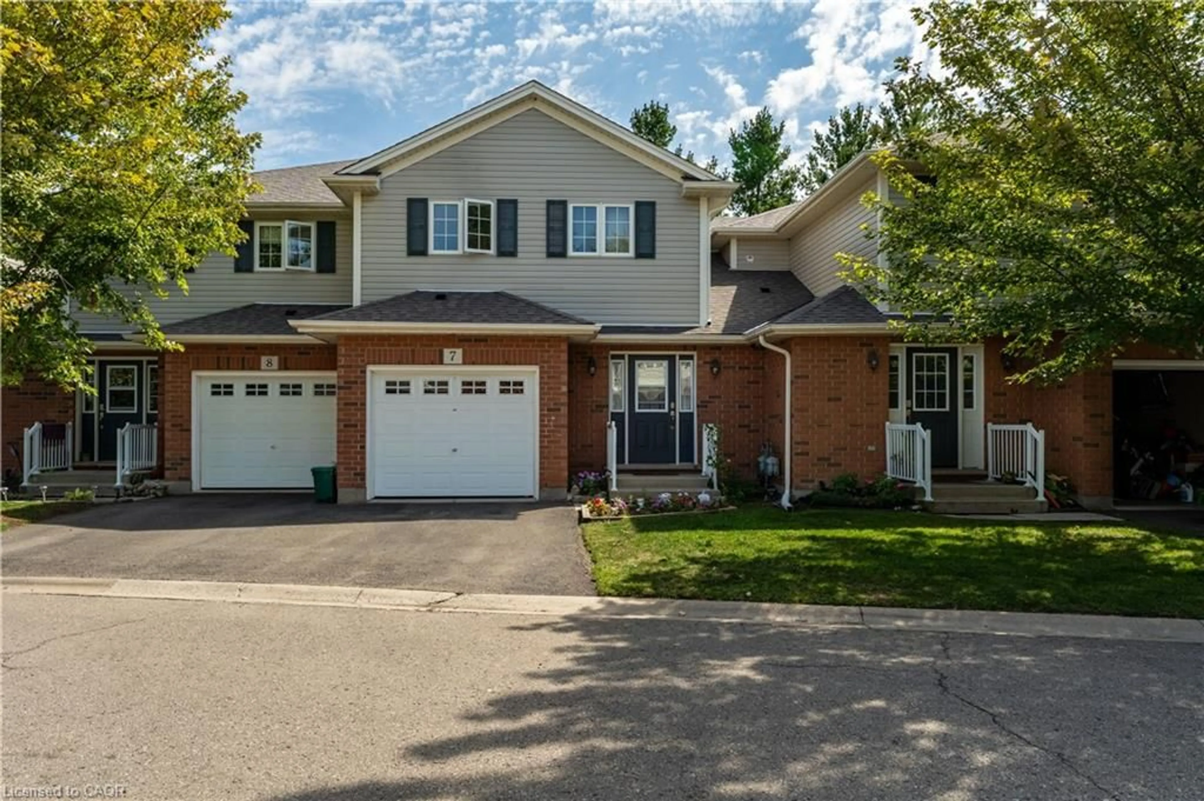 Home with brick exterior material, street for 124 College St #7, Smithville Ontario L0R 2A0