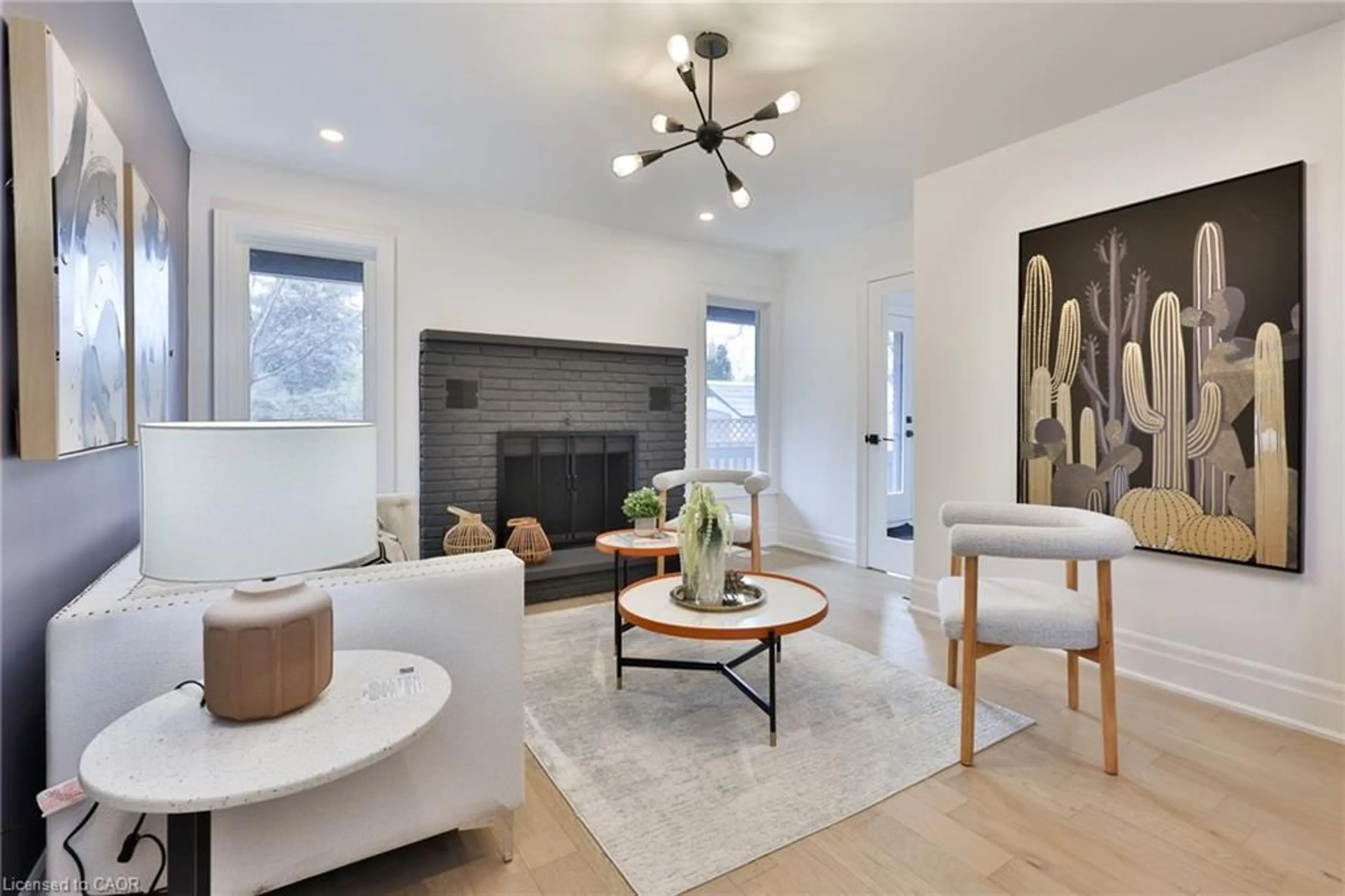 Living room with furniture, unknown for 2309 Dunedin Rd, Oakville Ontario L6J 5V4