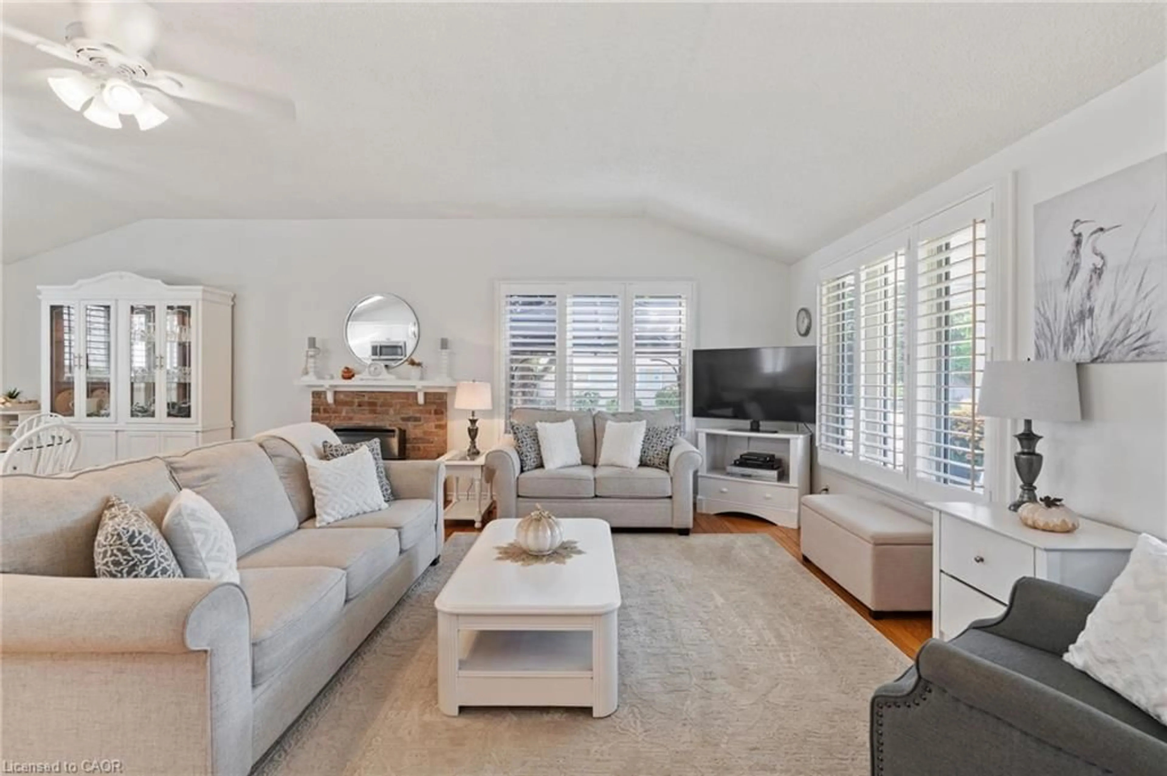 Living room with furniture, unknown for 2031 Erie St, Port Dover Ontario N0A 1N7