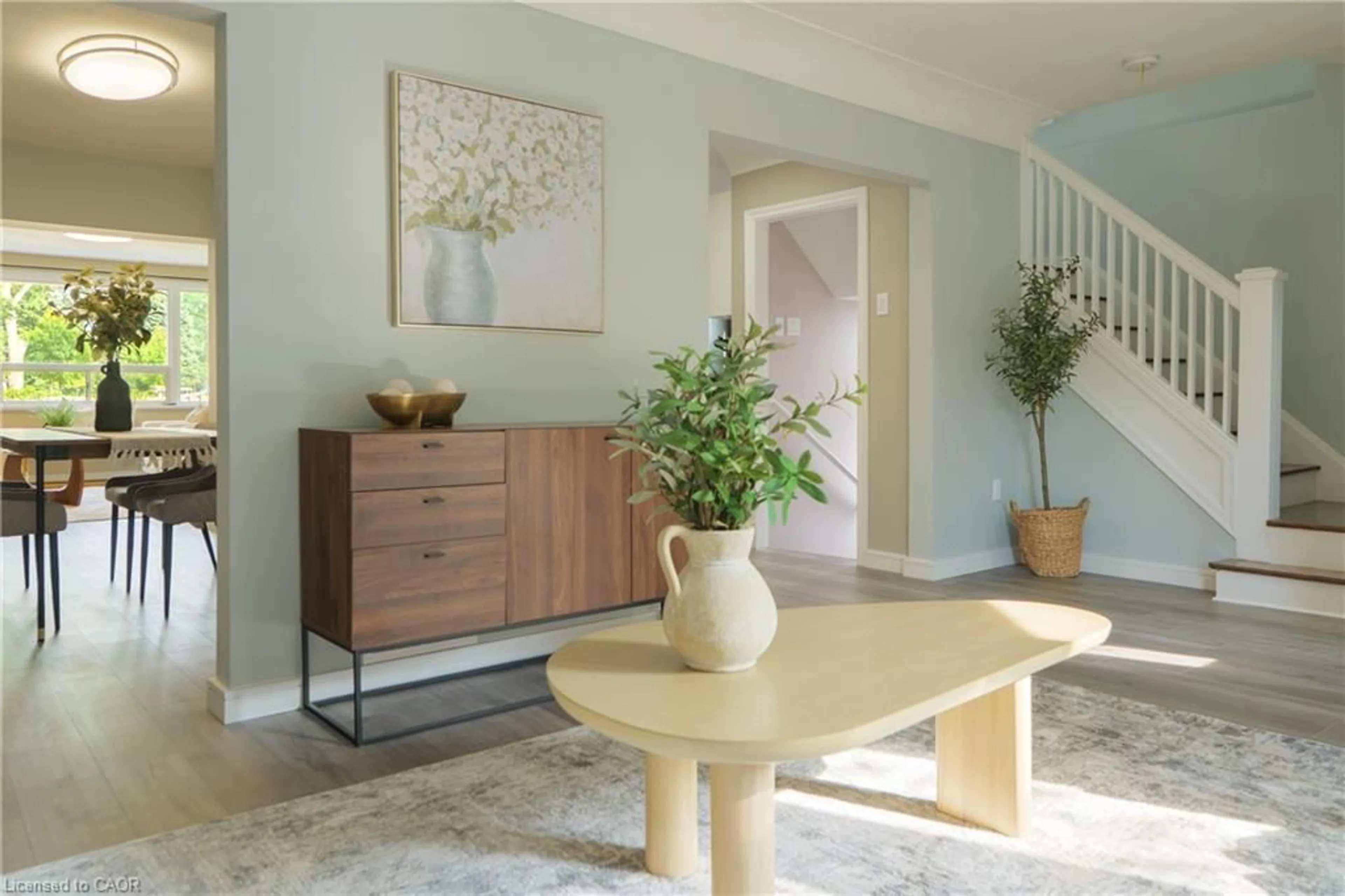 Indoor entryway for 39 Cloverhill Rd, Hamilton Ontario L9C 3L6