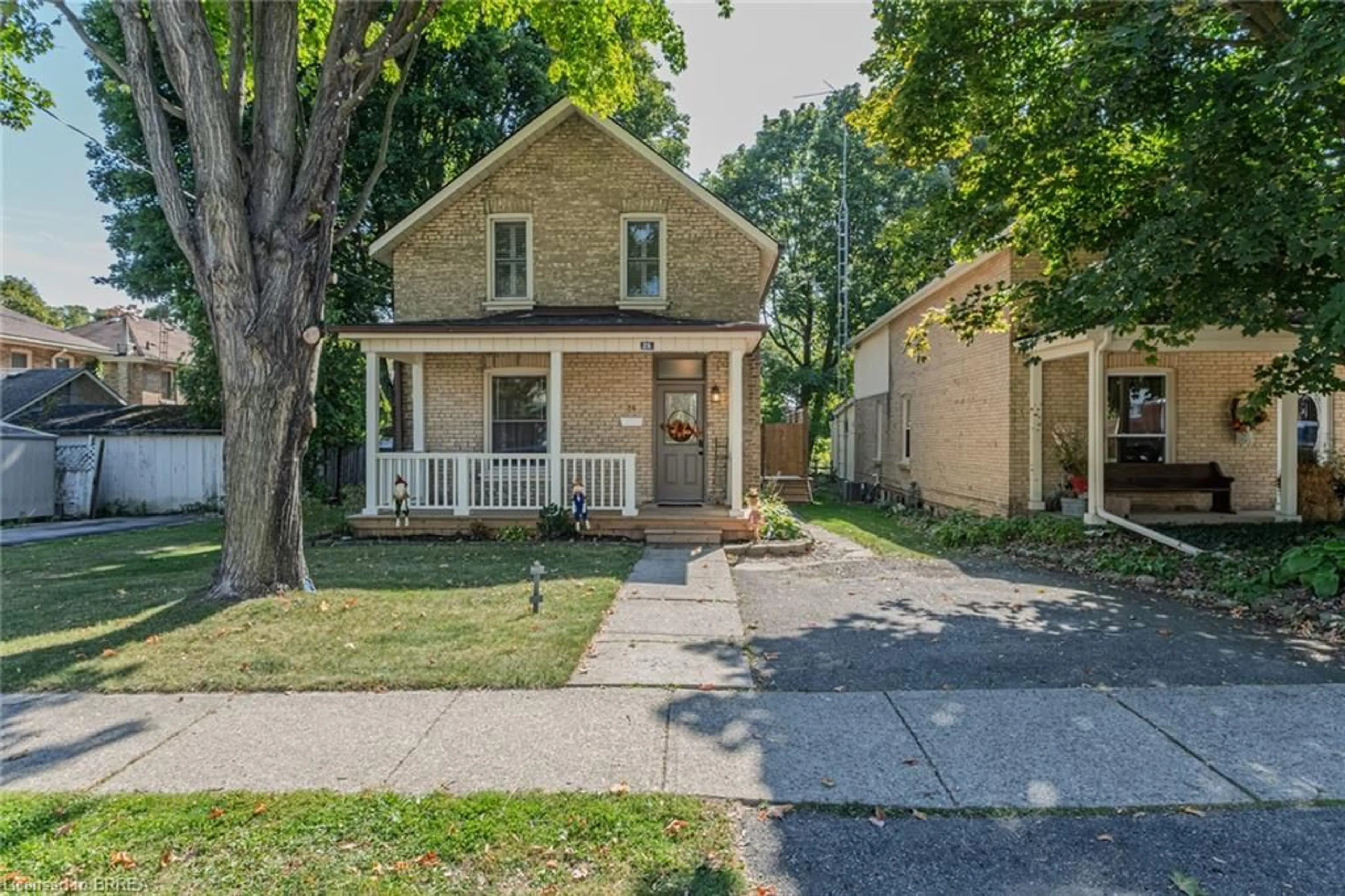 Home with brick exterior material, street for 26 Alexander Ave, Paris Ontario N3L 2V7