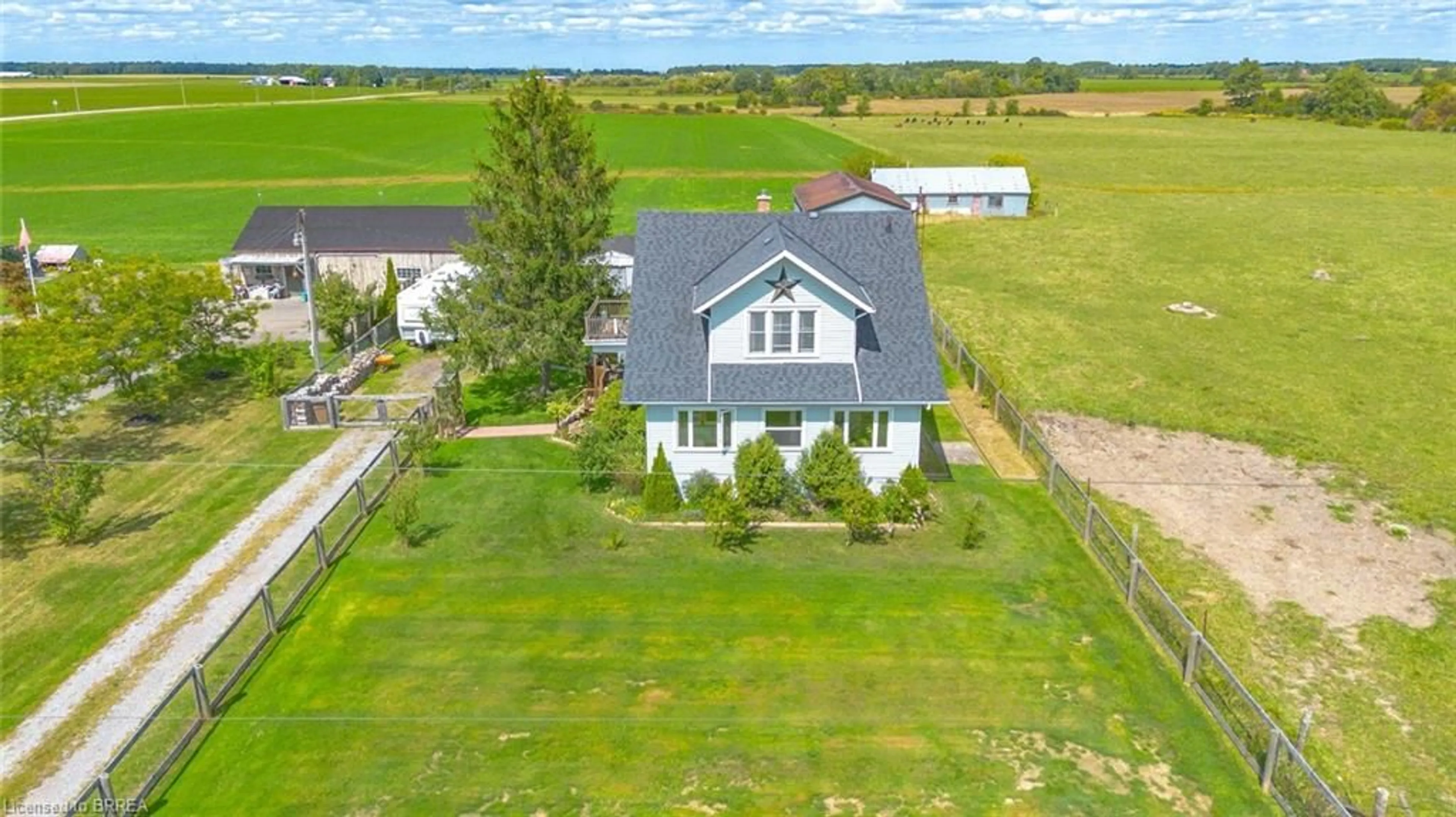 A pic from outside/outdoor area/front of a property/back of a property/a pic from drone, unknown for 3211 Highway 3 Hwy, Jarvis Ontario N0A 1J0