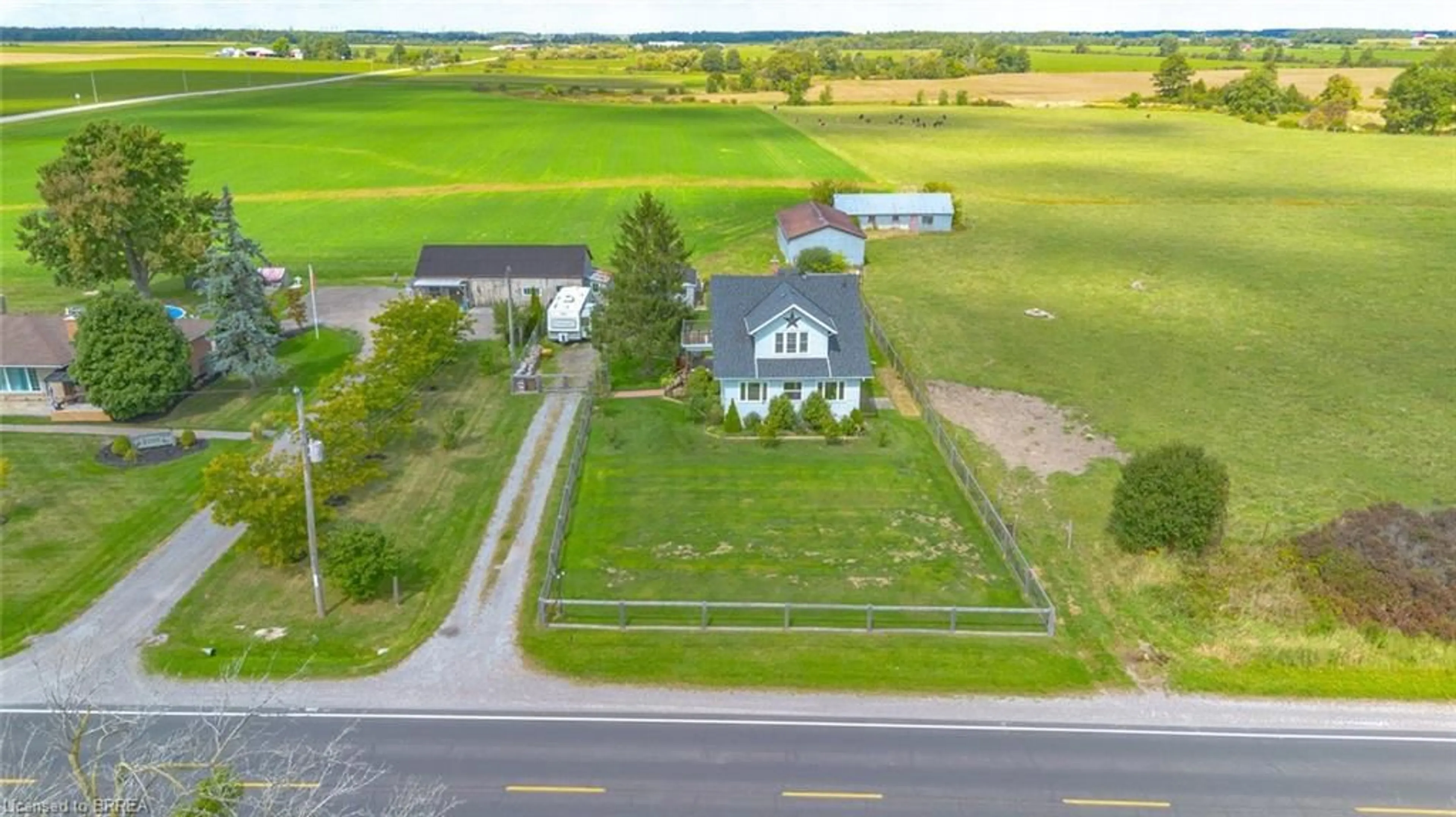 A pic from outside/outdoor area/front of a property/back of a property/a pic from drone, unknown for 3211 Highway 3 Hwy, Jarvis Ontario N0A 1J0