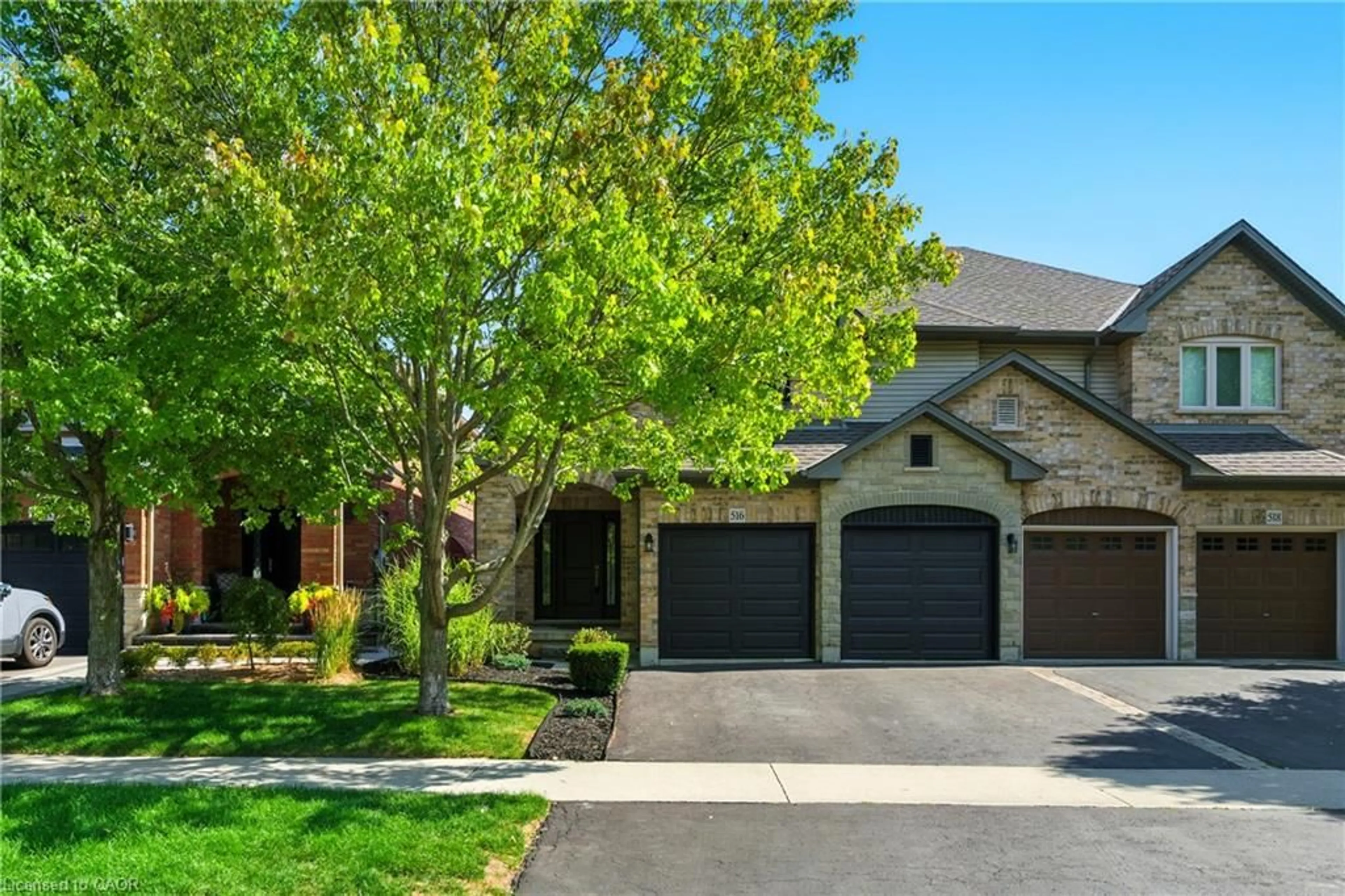 Home with brick exterior material, street for 516 Sandcherry Dr, Burlington Ontario L7T 4L5