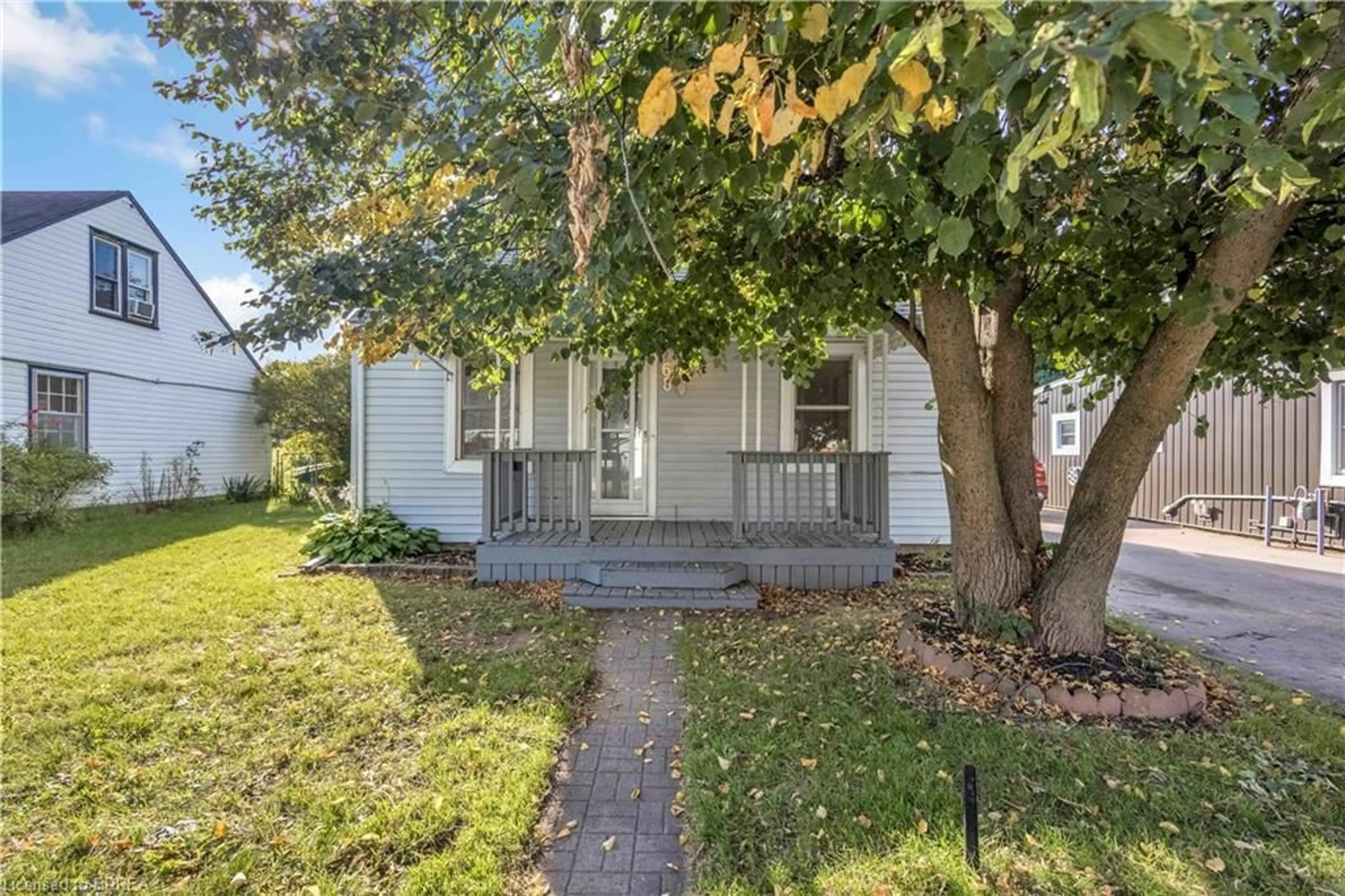 Unknown for 68 Dorothy St, Brantford Ontario N3S 1H2