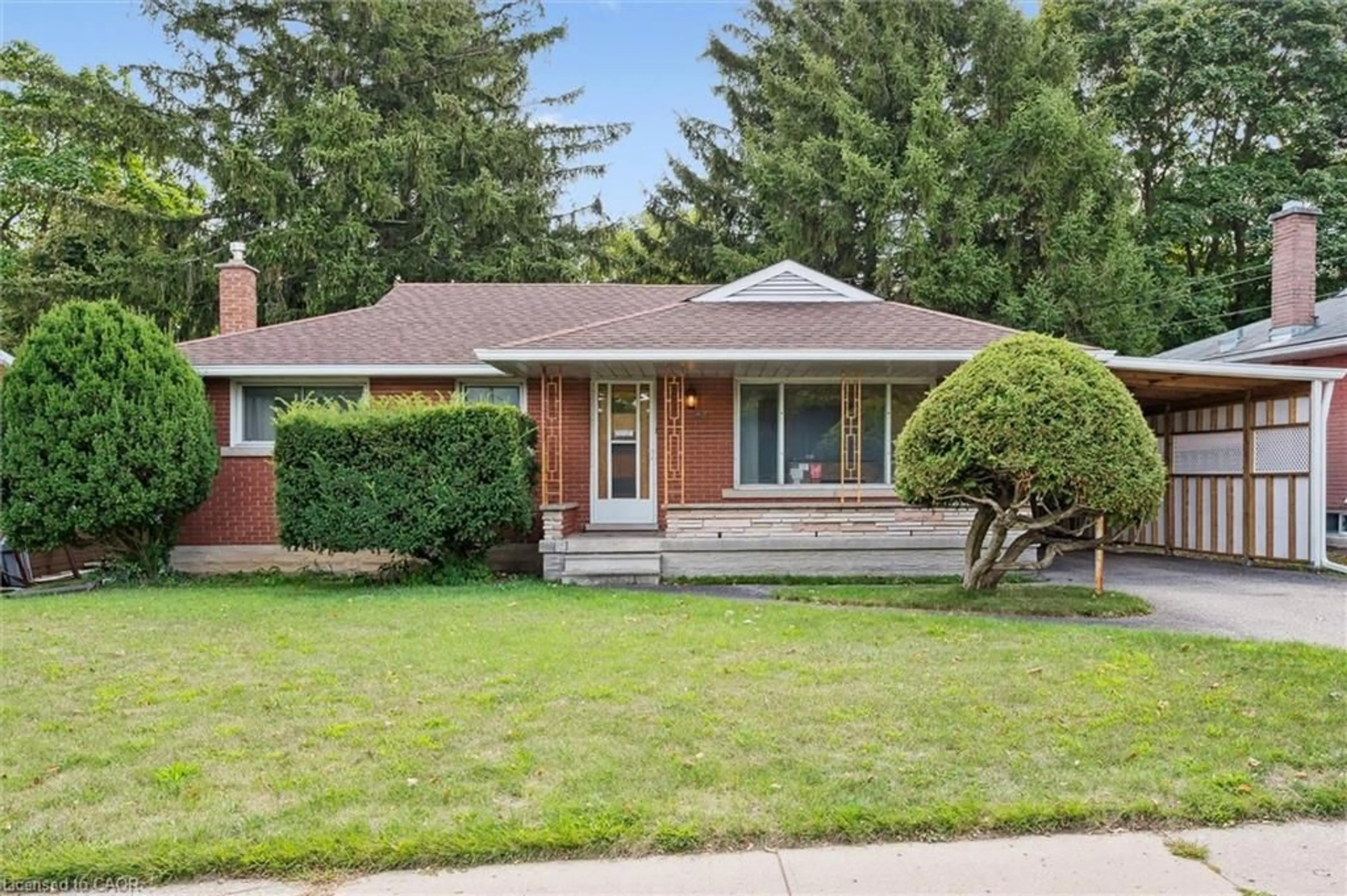 Home with brick exterior material, street for 41 Boniface Ave, Kitchener Ontario N2C 1M1