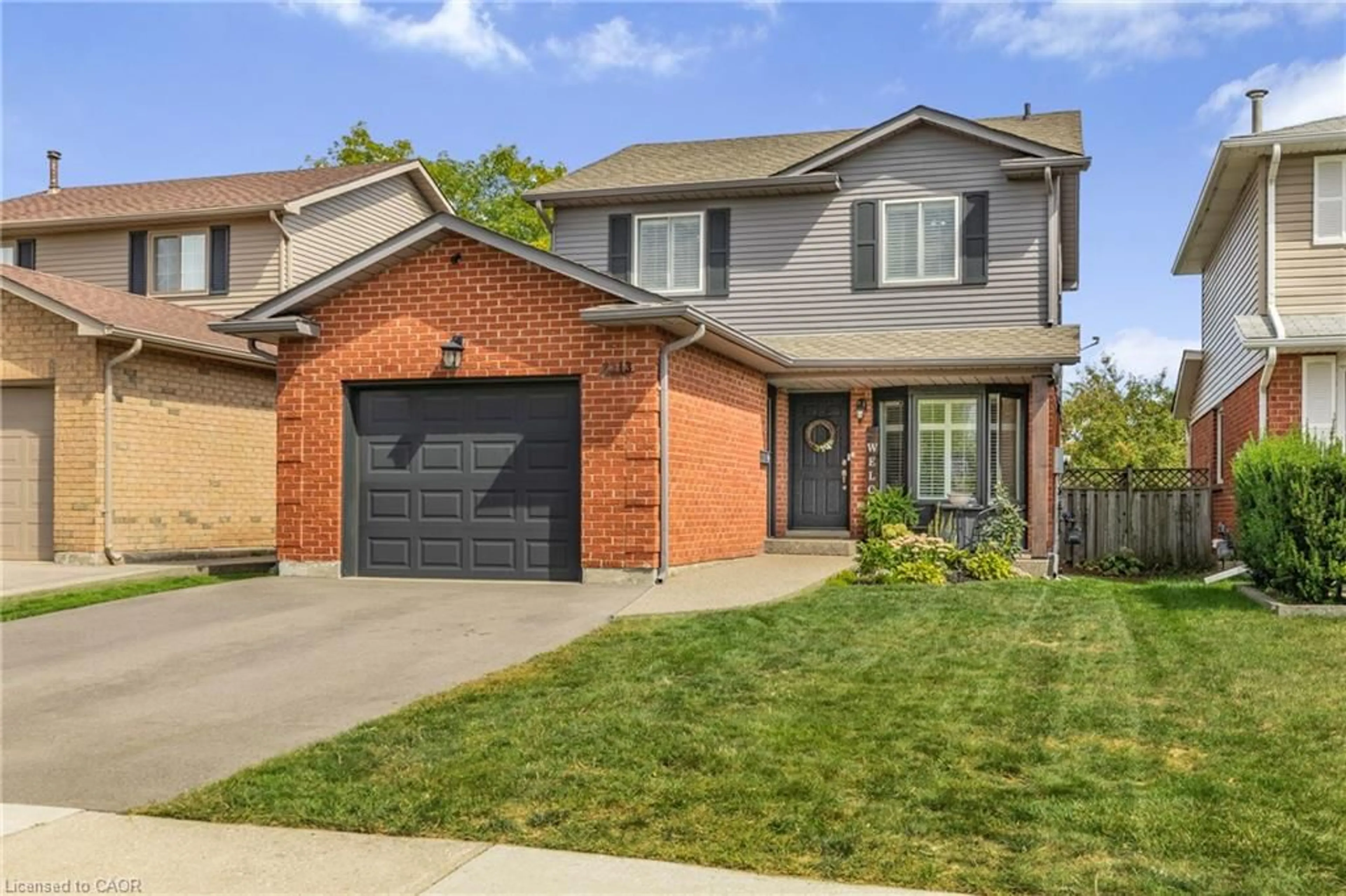 Home with brick exterior material, street for 2213 Hunt Cres, Burlington Ontario L7M 3E3