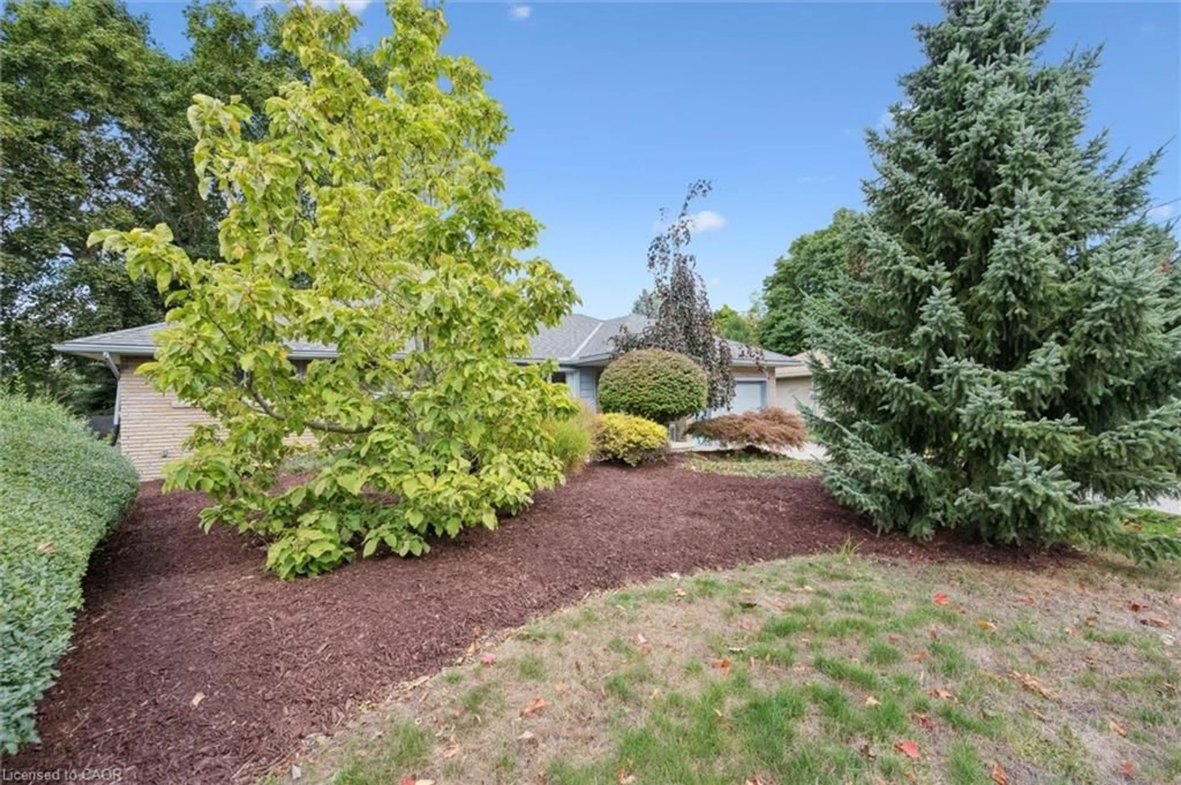 Patio, unknown for 272 Hartwood Pl, Kitchener Ontario N2H 6B5