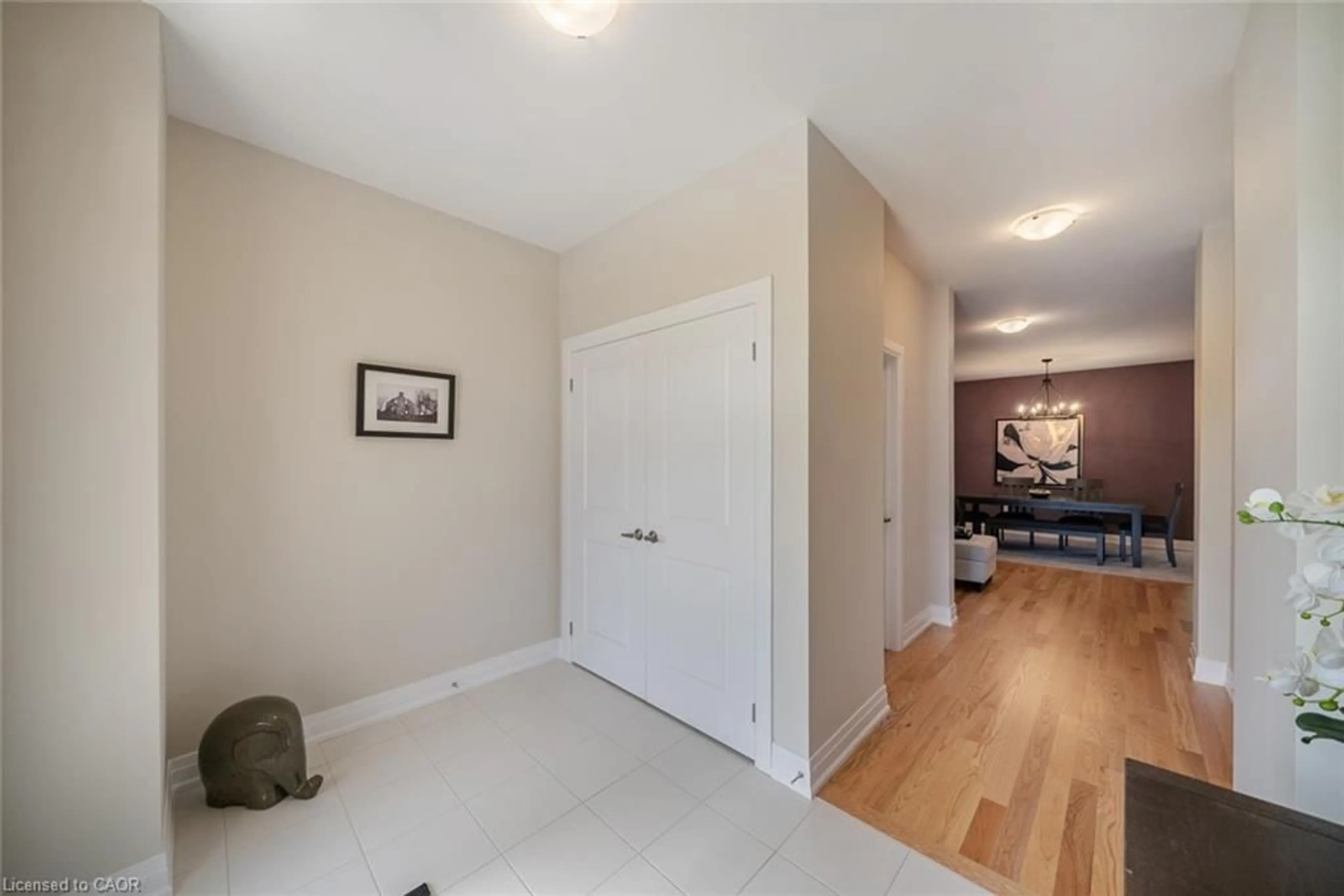 Indoor entryway for 465 Adelaide St, Arthur Ontario N0G 1A0