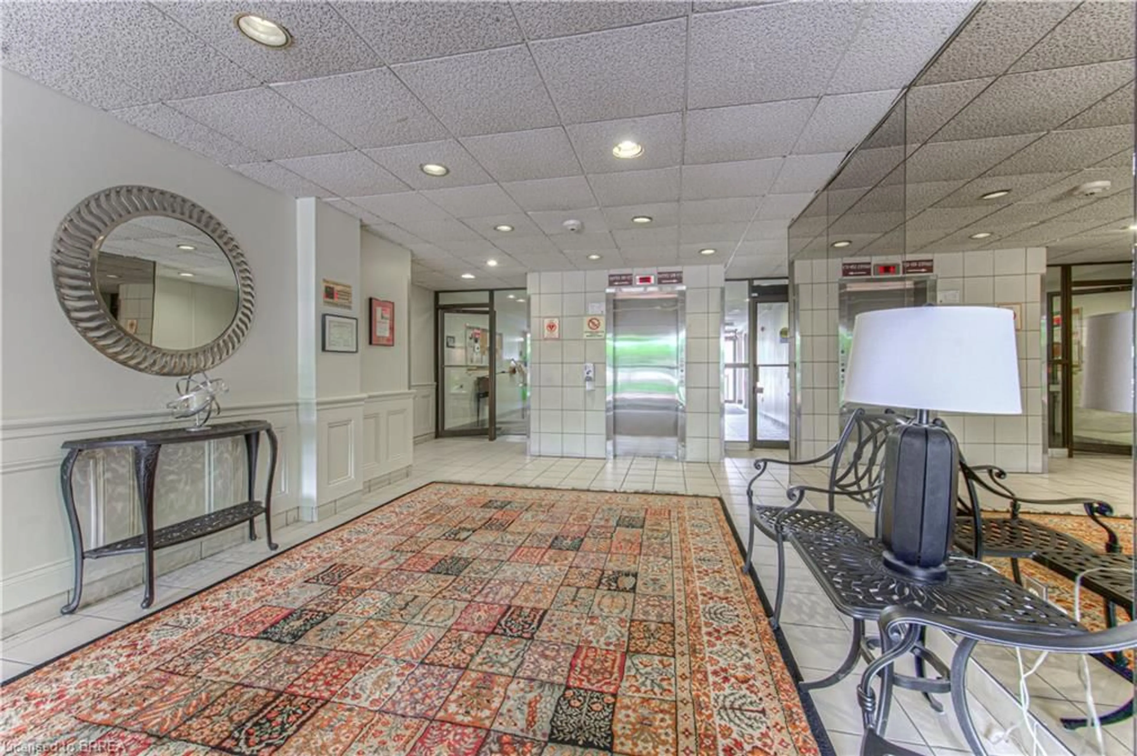 Indoor foyer for 36 Hayhurst Rd #315, Brantford Ontario N3R 6Y9