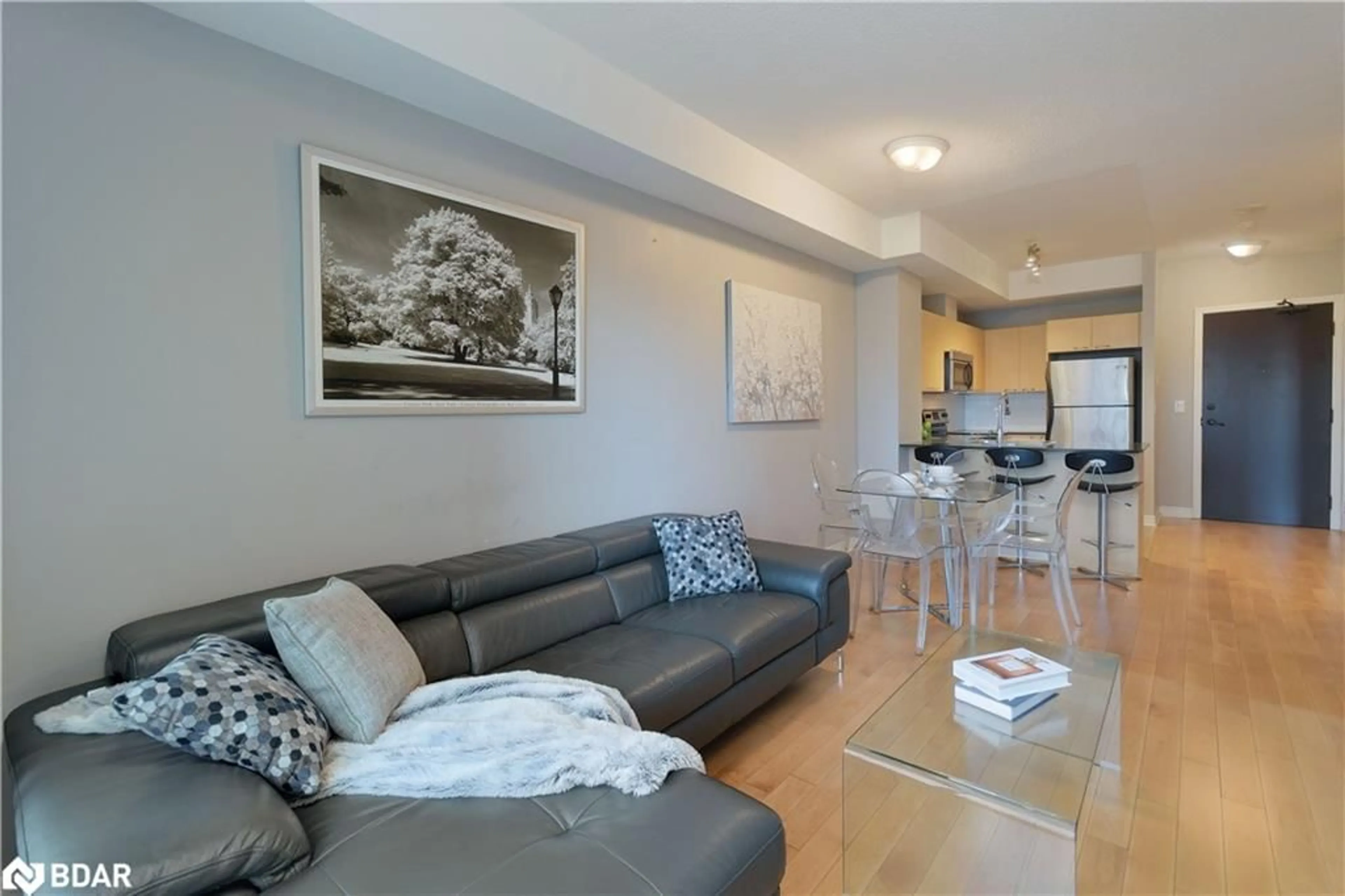 Living room with furniture, unknown for 385 Prince Of Wales Dr #307, Mississauga Ontario L5B 0C6