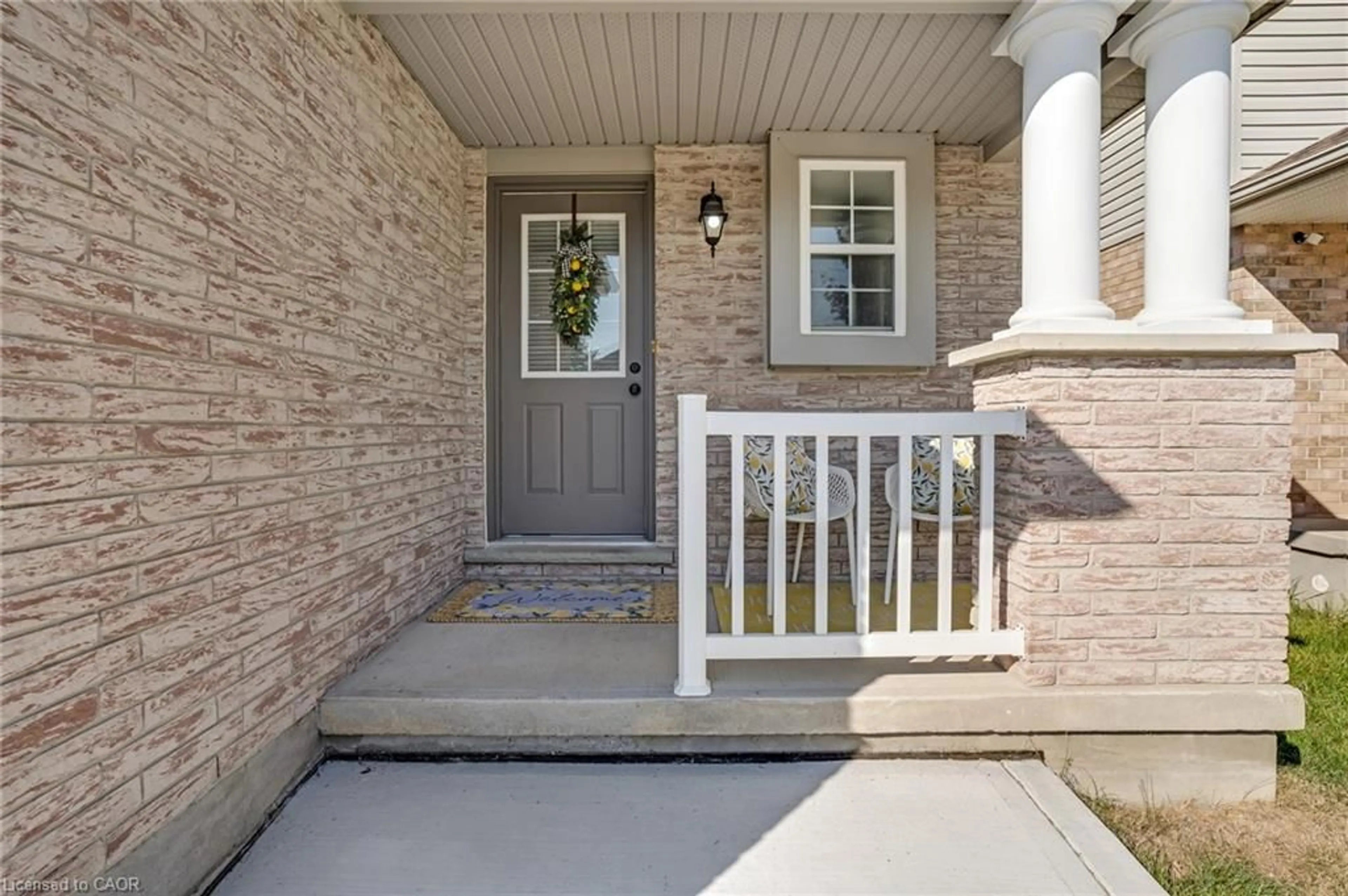 Indoor entryway for 20 Elma Pl, Cambridge Ontario N3C 4E6