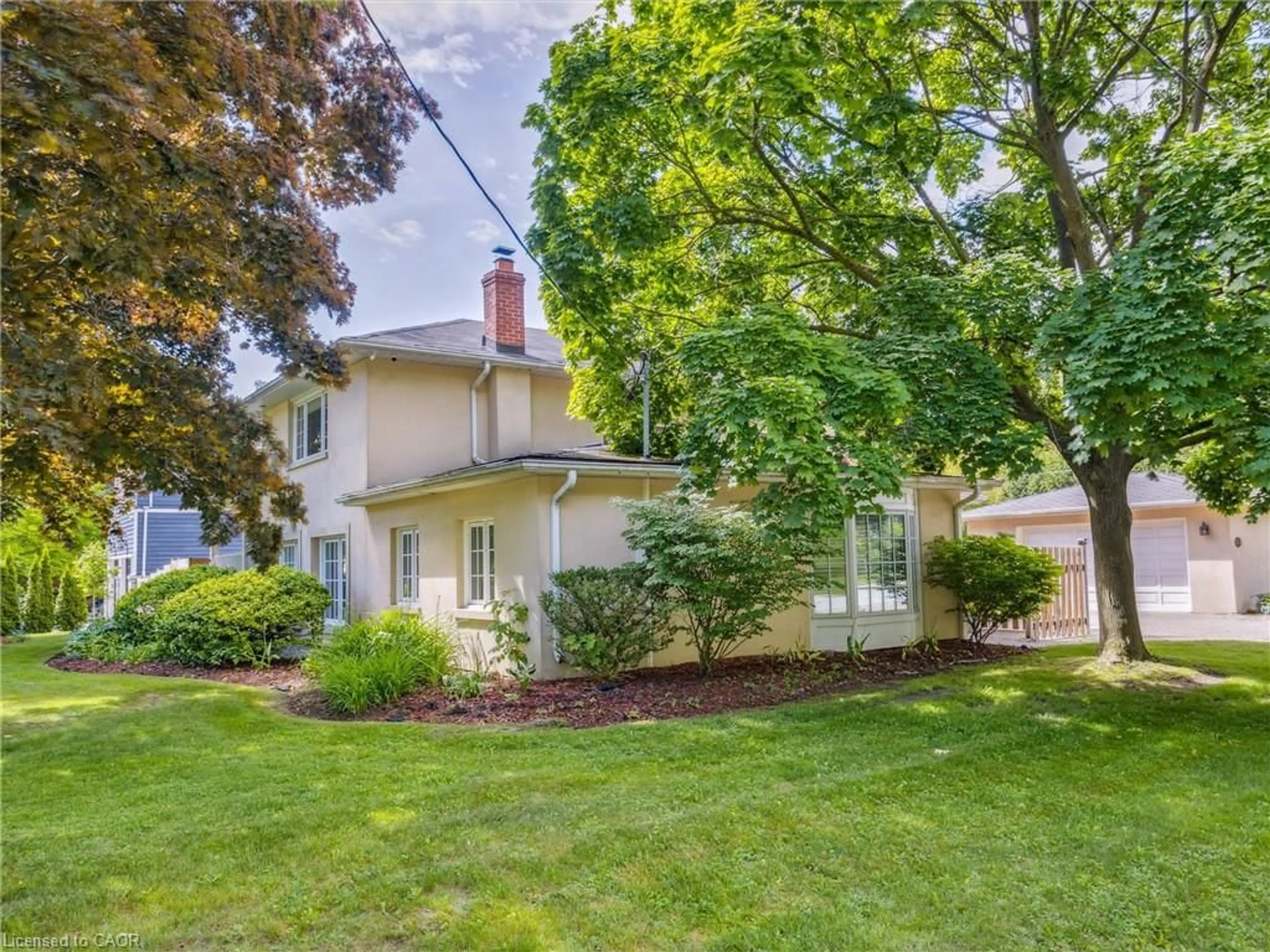 A pic from outside/outdoor area/front of a property/back of a property/a pic from drone, street for 222 Alscot Cres, Morrison Ontario L6J 4R4