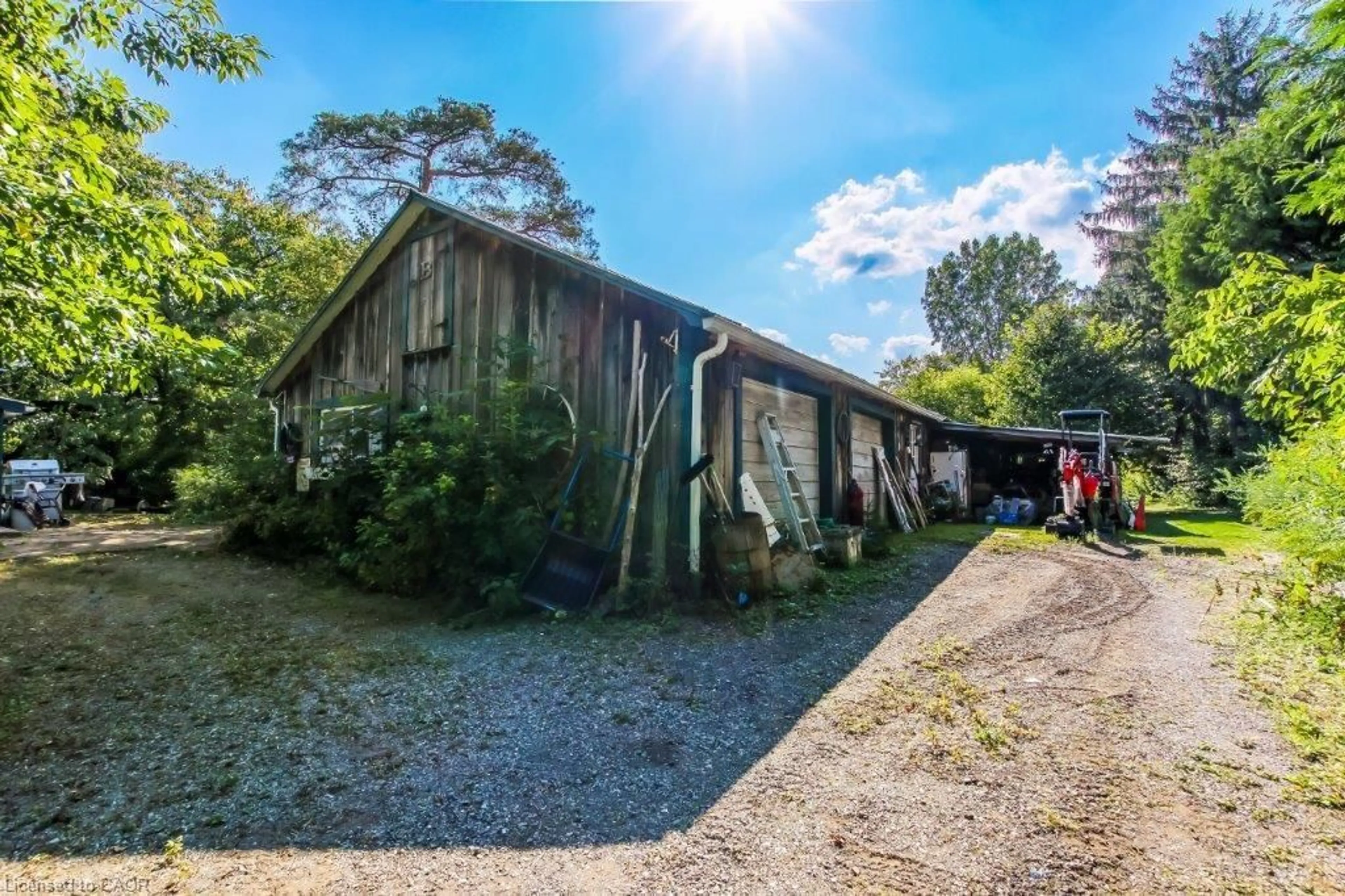 A pic from outside/outdoor area/front of a property/back of a property/a pic from drone, unknown for 1029 Cockshutt Rd, Simcoe Ontario N3Y 4K4