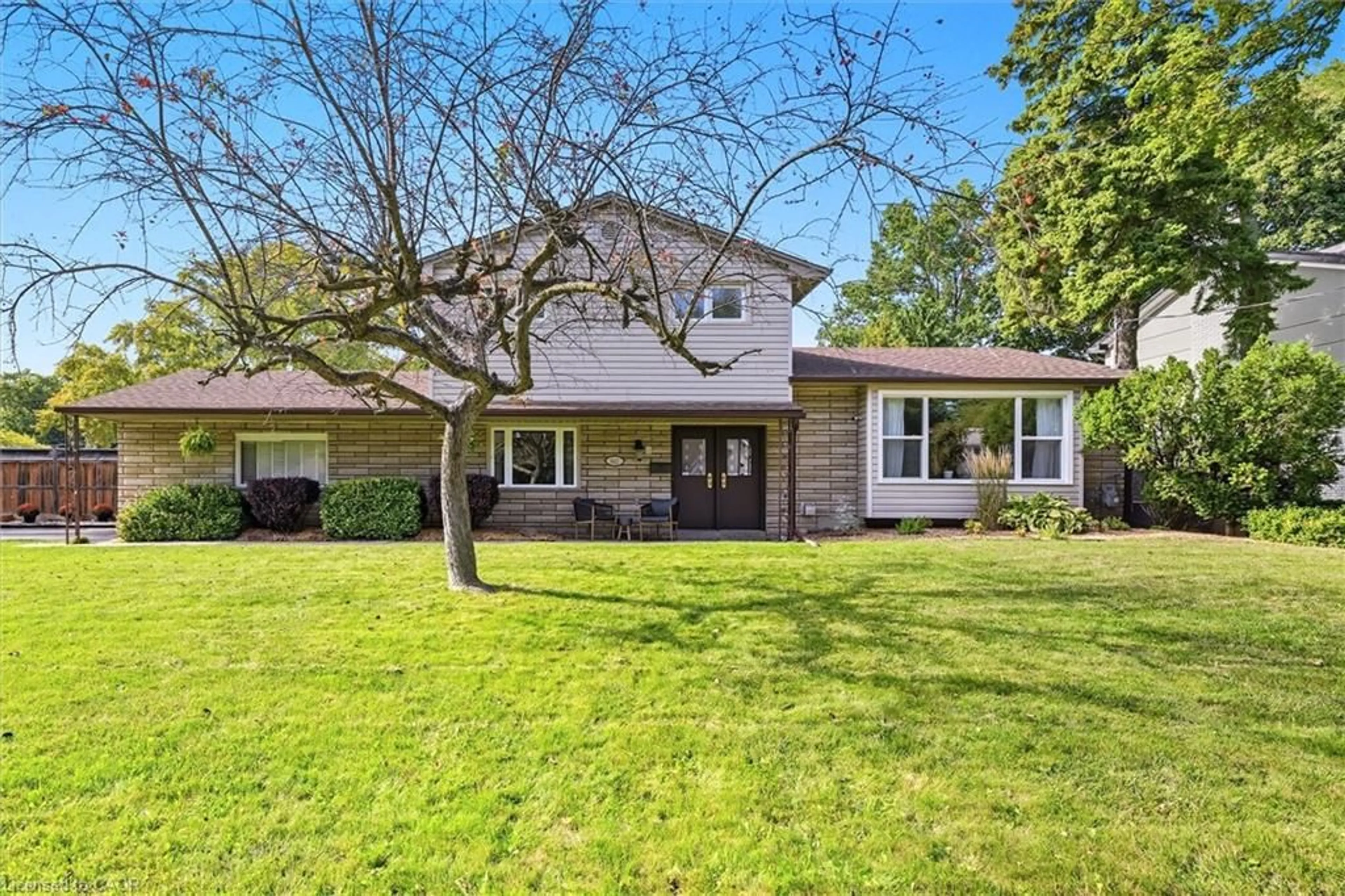 Unknown for 641 Holt Dr, Burlington Ontario L7T 3N4