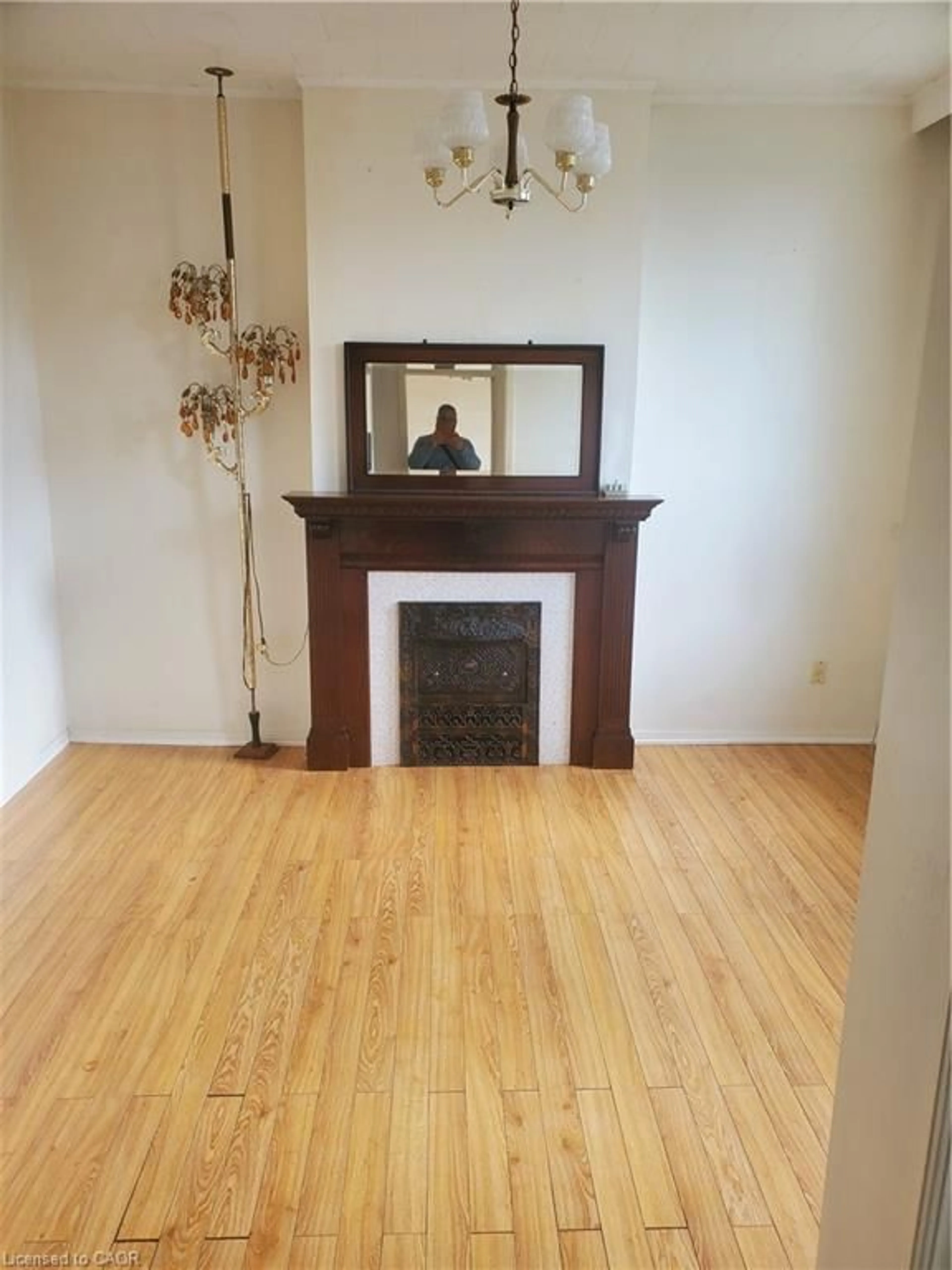 A pic of a room for 107 Cathcart St, Hamilton Ontario L8L 5A1